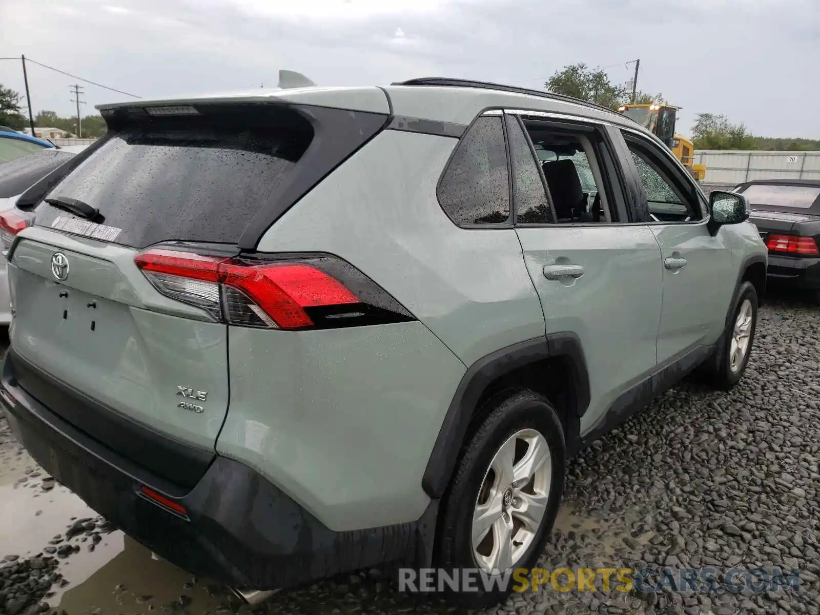 4 Photograph of a damaged car 2T3P1RFV2LC061497 TOYOTA RAV4 2020