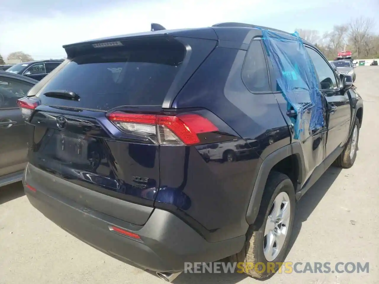 4 Photograph of a damaged car 2T3P1RFV2LC072919 TOYOTA RAV4 2020