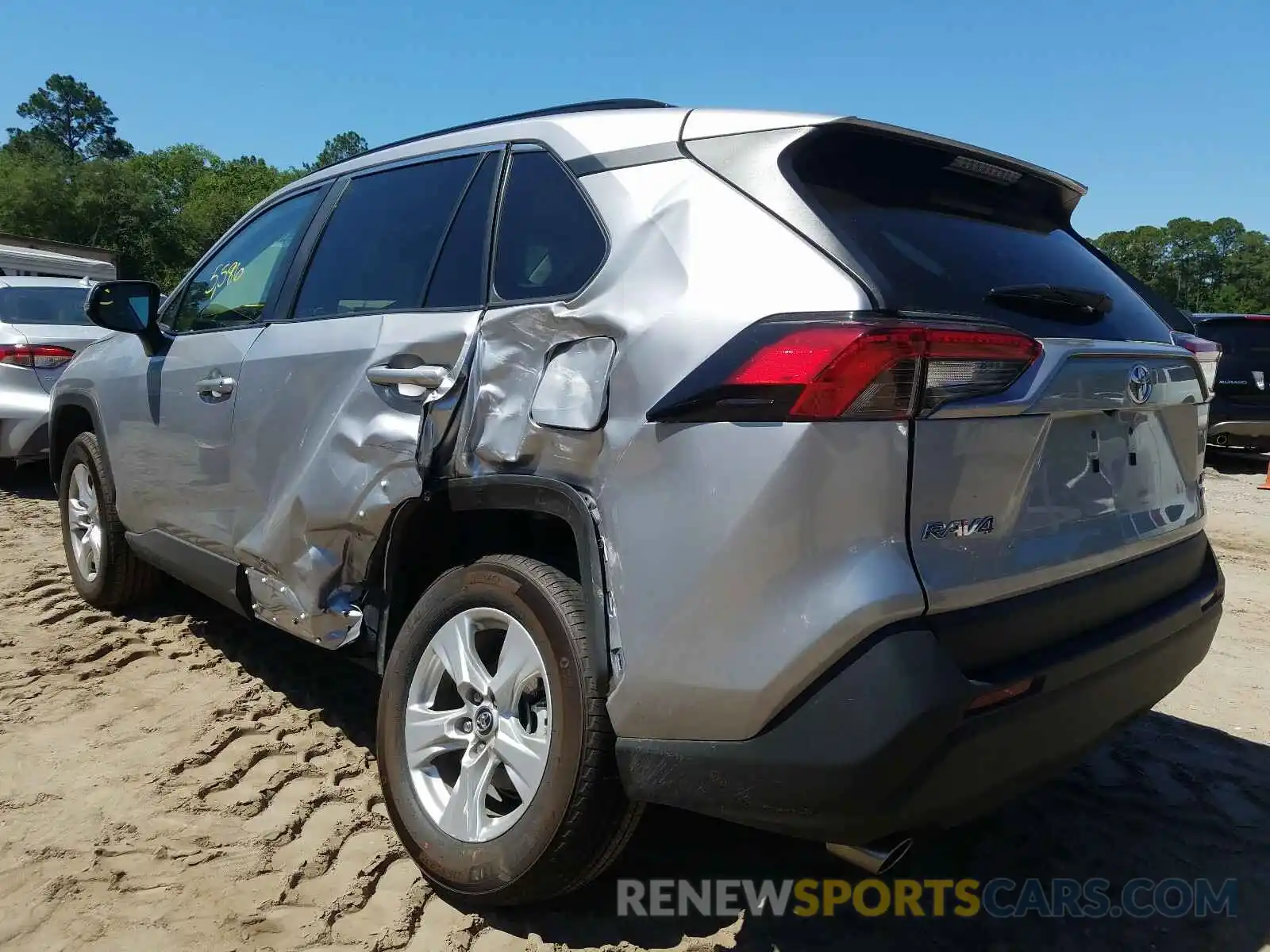 3 Photograph of a damaged car 2T3P1RFV2LC084651 TOYOTA RAV4 2020