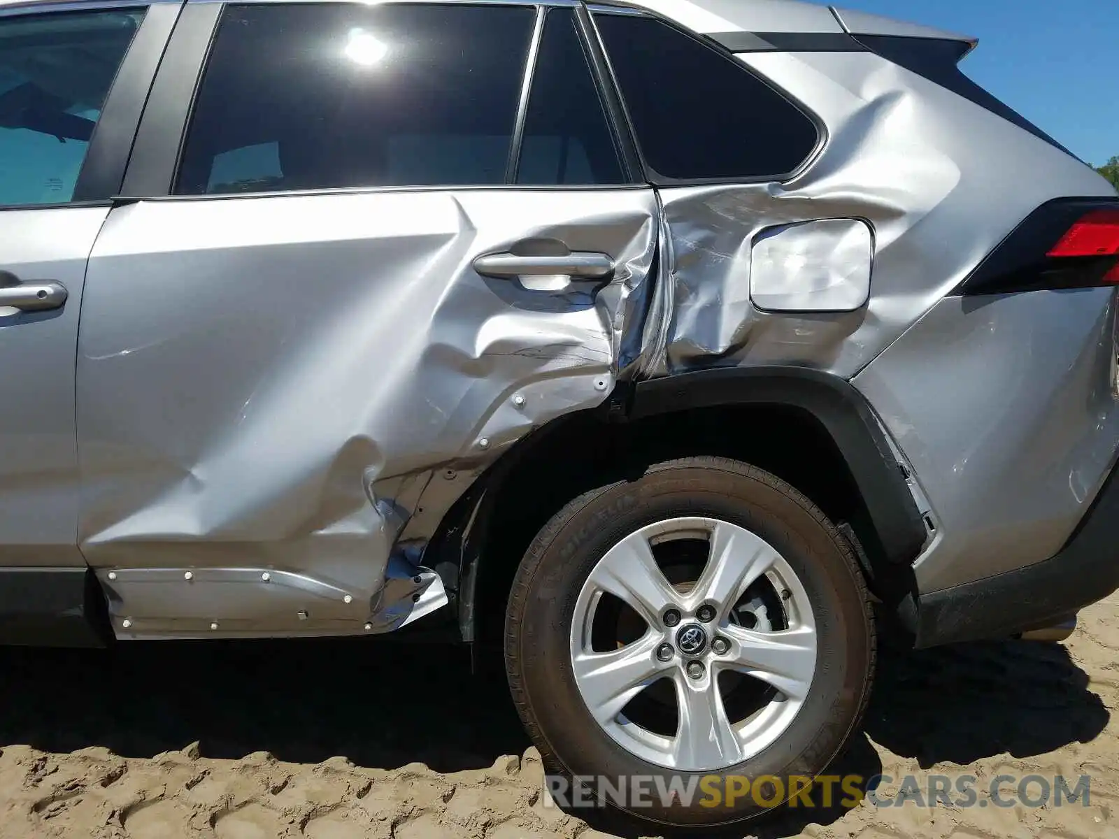 9 Photograph of a damaged car 2T3P1RFV2LC084651 TOYOTA RAV4 2020