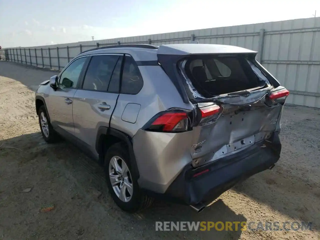 3 Photograph of a damaged car 2T3P1RFV2LC084875 TOYOTA RAV4 2020