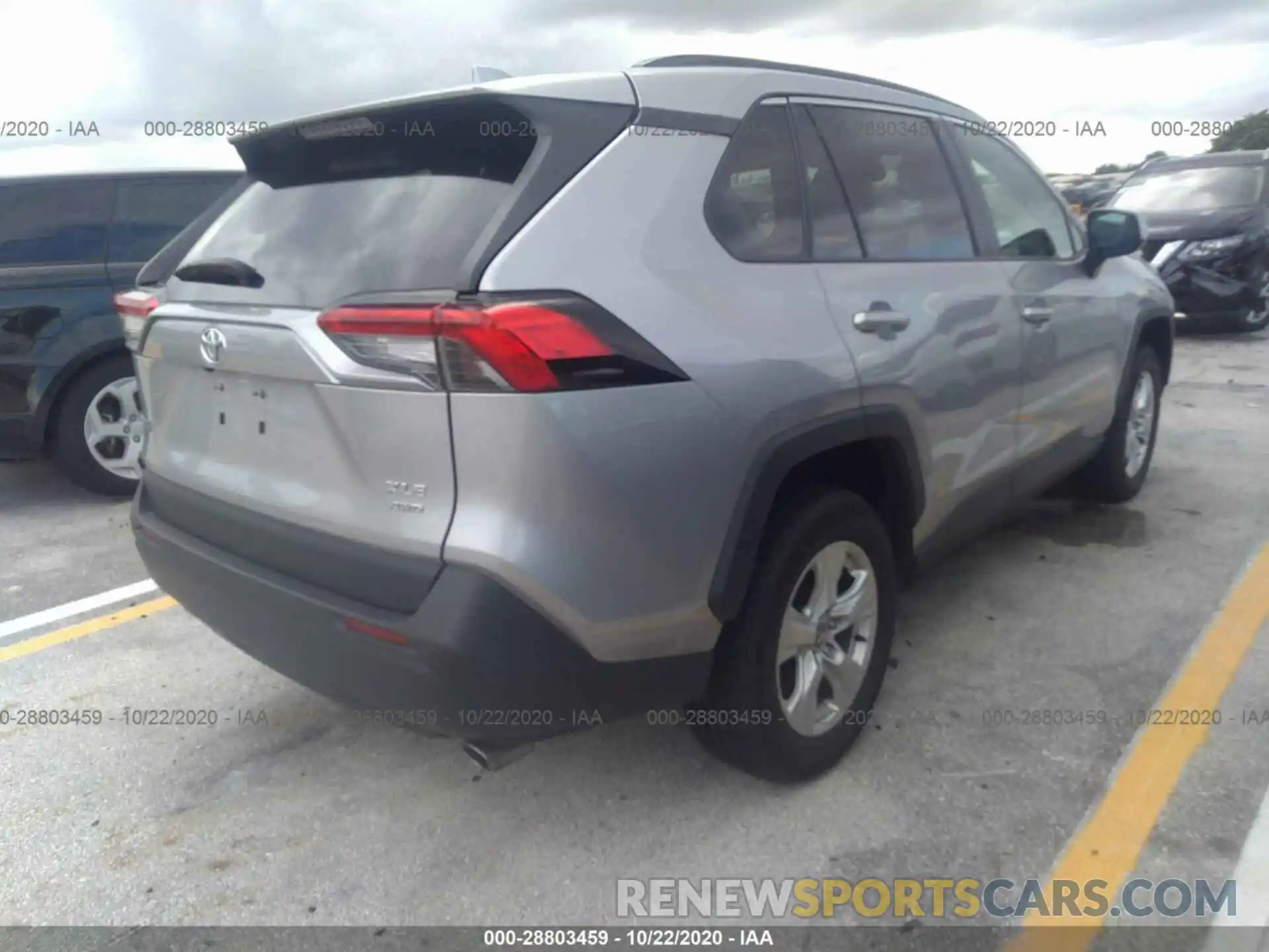 4 Photograph of a damaged car 2T3P1RFV2LC085153 TOYOTA RAV4 2020