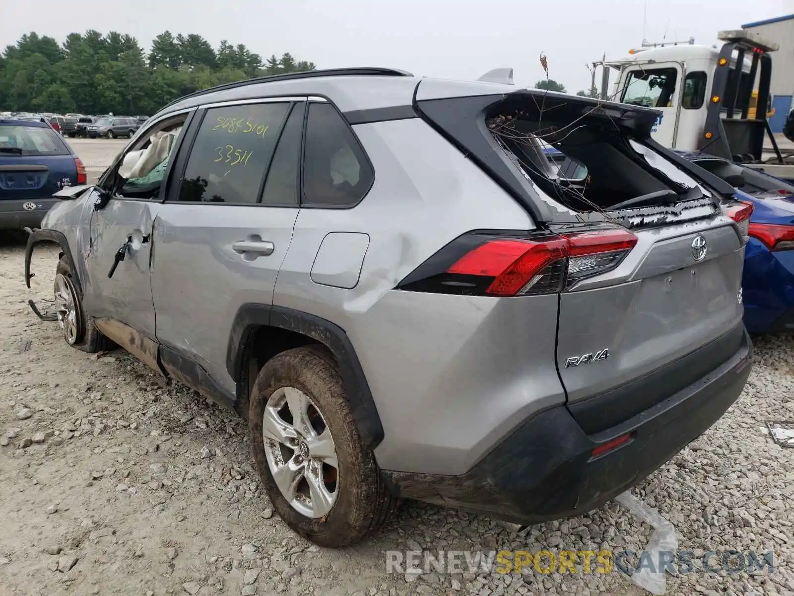 3 Фотография поврежденного автомобиля 2T3P1RFV2LC091051 TOYOTA RAV4 2020