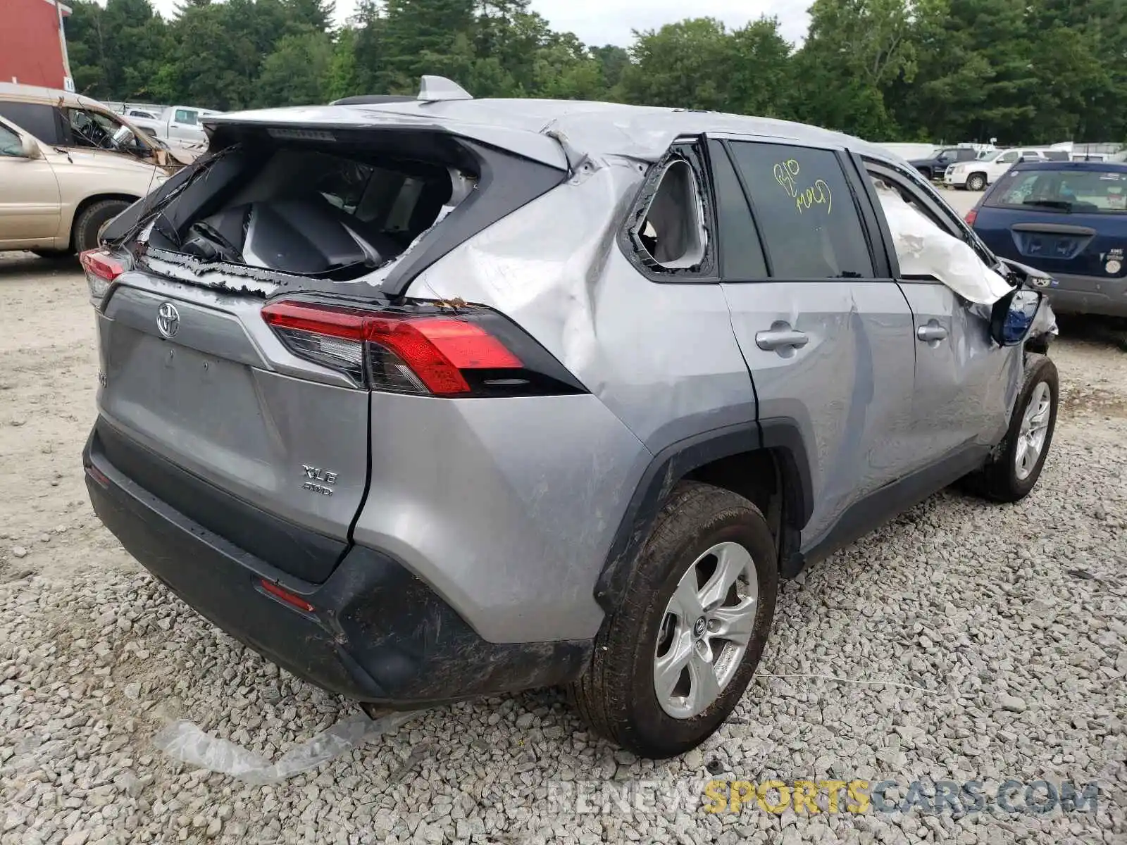 4 Photograph of a damaged car 2T3P1RFV2LC091051 TOYOTA RAV4 2020