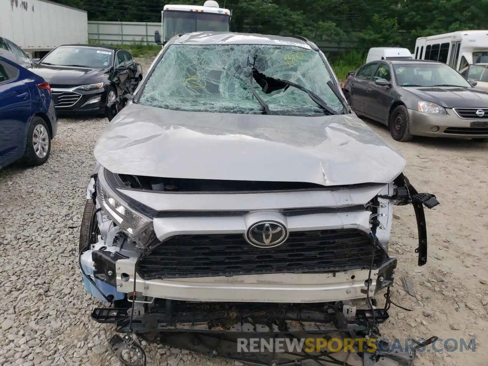 9 Photograph of a damaged car 2T3P1RFV2LC091051 TOYOTA RAV4 2020