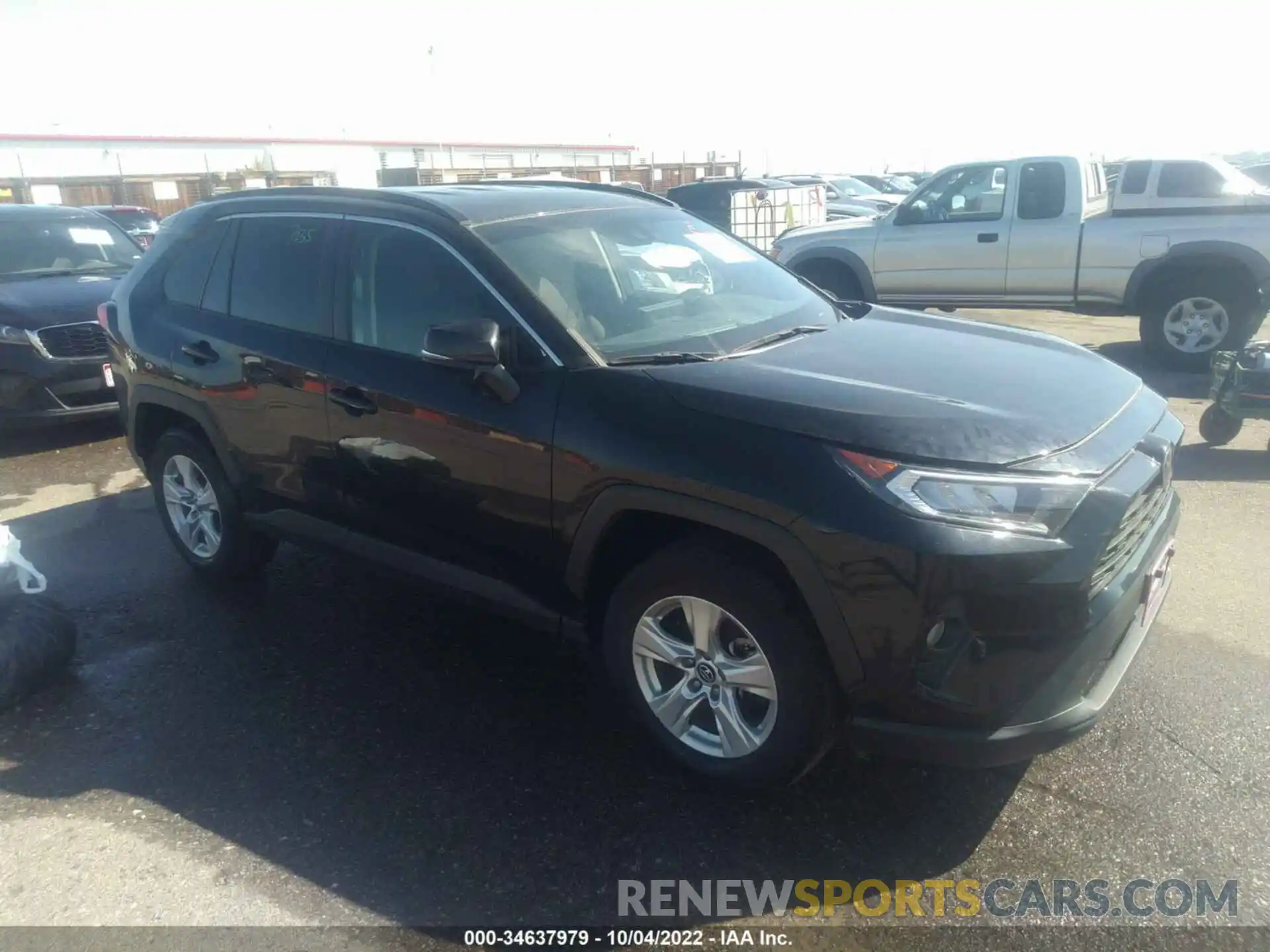 1 Photograph of a damaged car 2T3P1RFV2LC099392 TOYOTA RAV4 2020