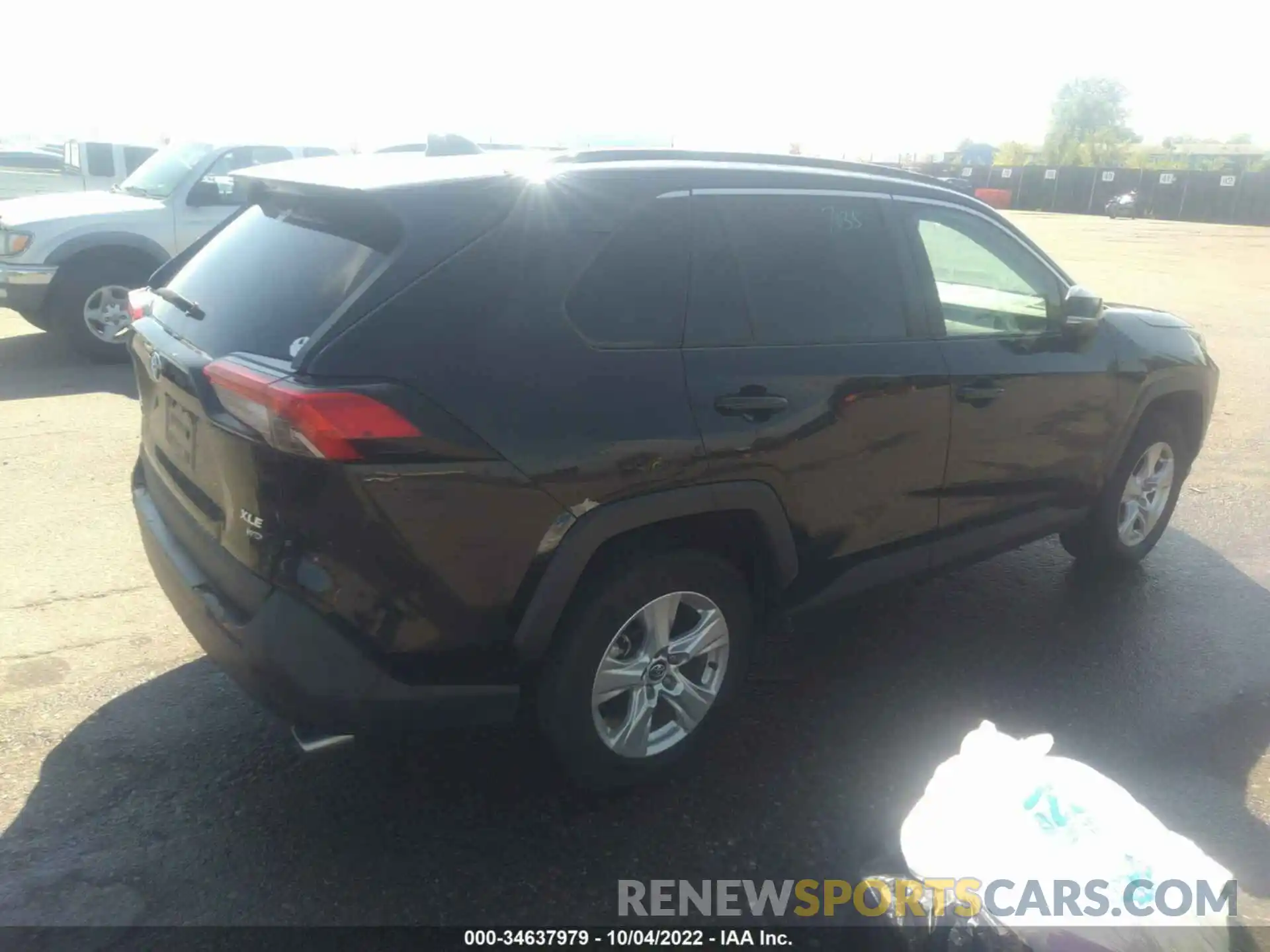 4 Photograph of a damaged car 2T3P1RFV2LC099392 TOYOTA RAV4 2020