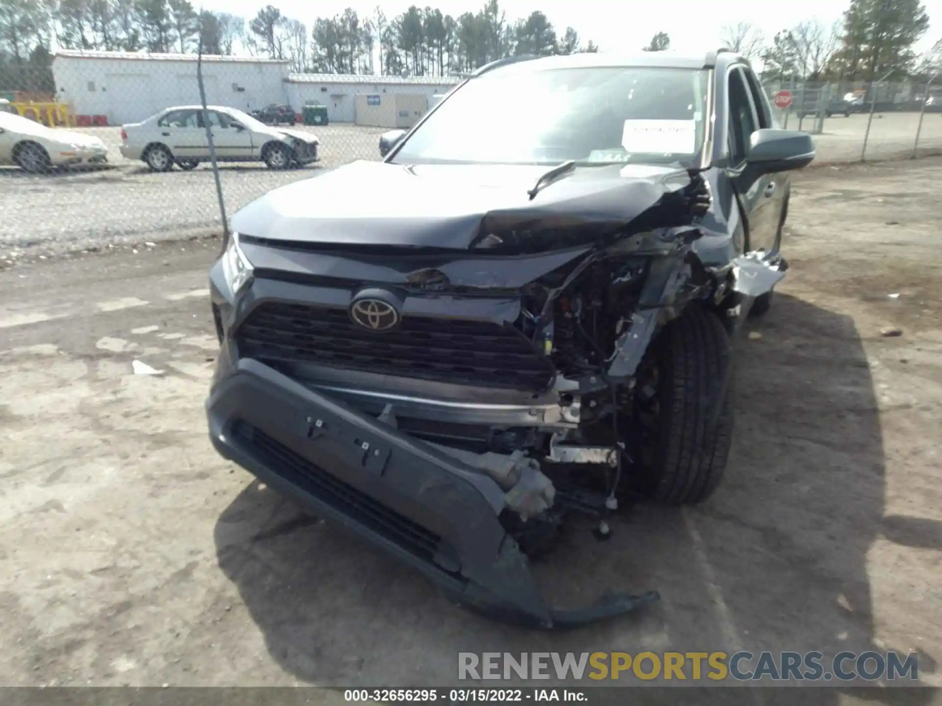 6 Photograph of a damaged car 2T3P1RFV2LC100993 TOYOTA RAV4 2020