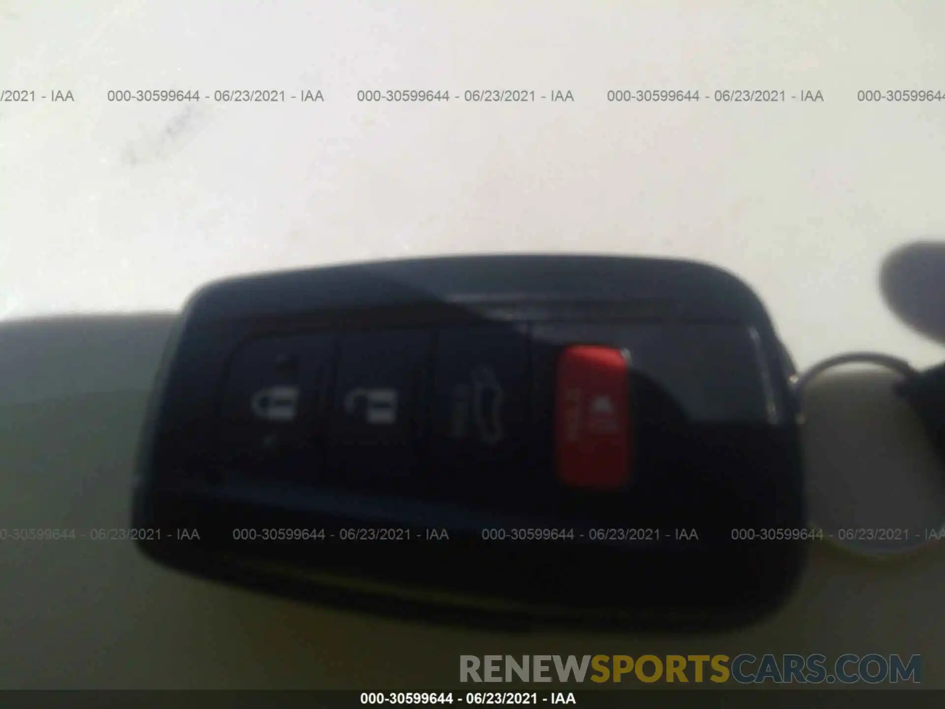 11 Фотография поврежденного автомобиля 2T3P1RFV2LC104185 TOYOTA RAV4 2020