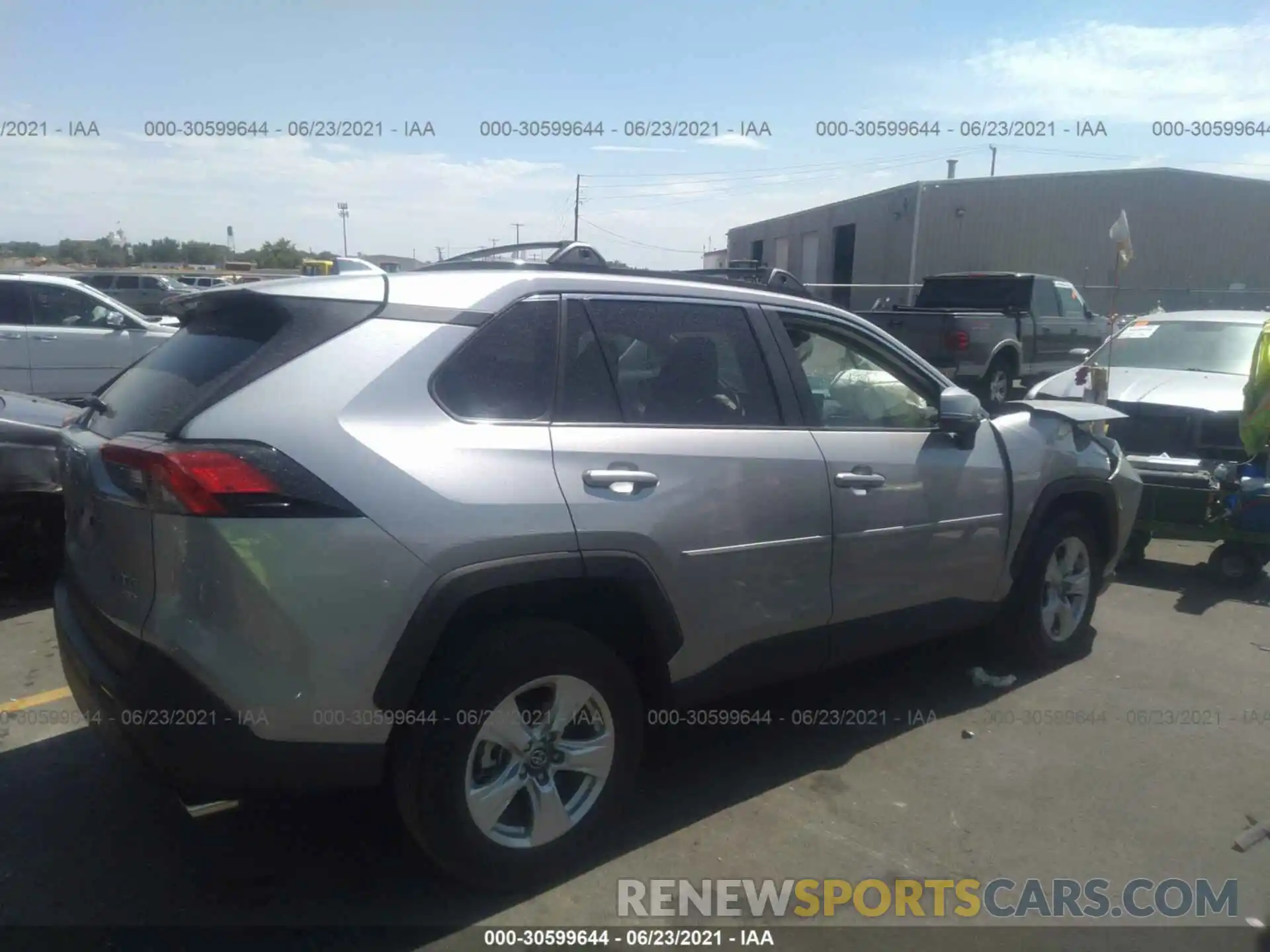 4 Photograph of a damaged car 2T3P1RFV2LC104185 TOYOTA RAV4 2020