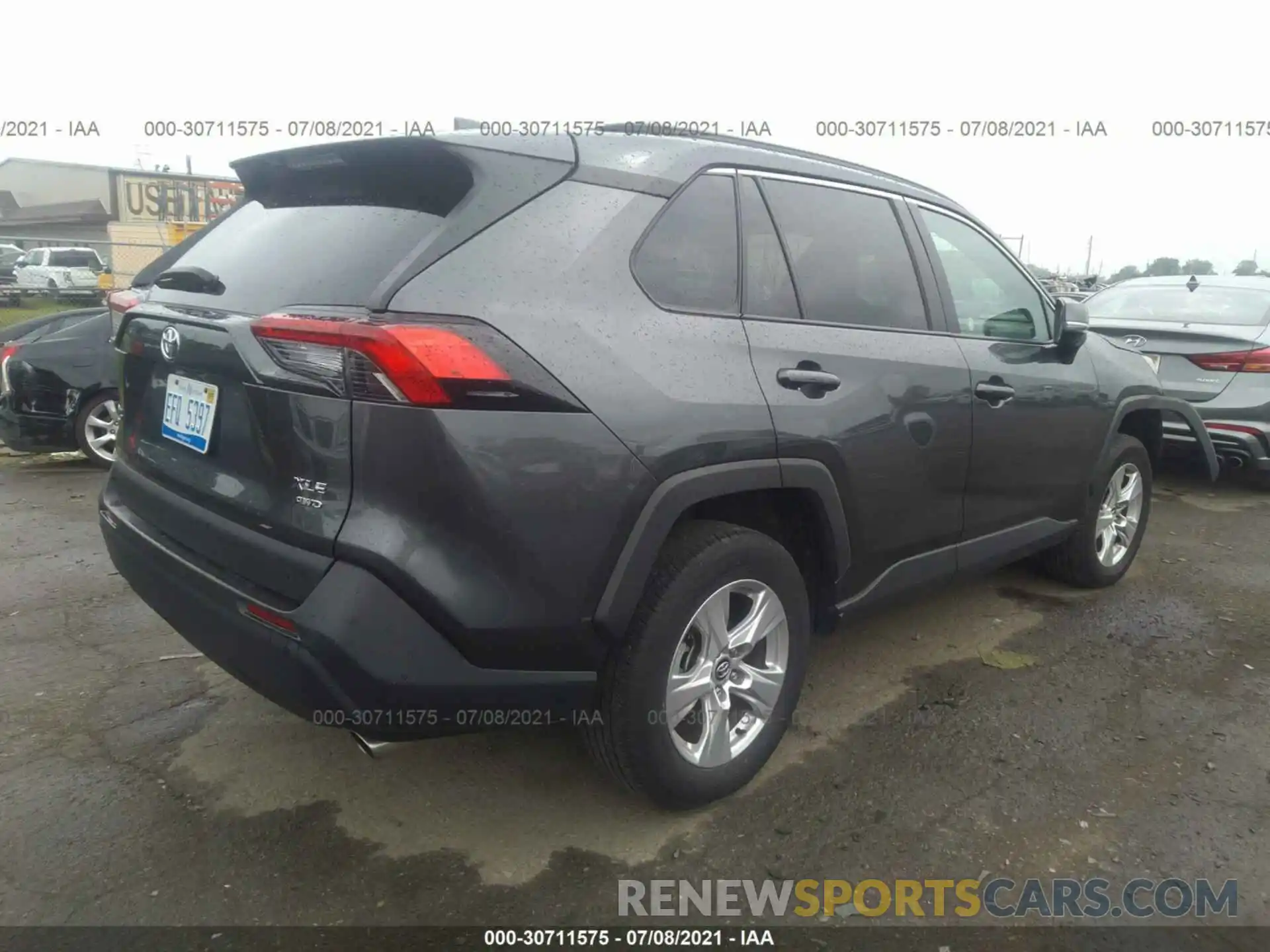 4 Photograph of a damaged car 2T3P1RFV2LC105823 TOYOTA RAV4 2020