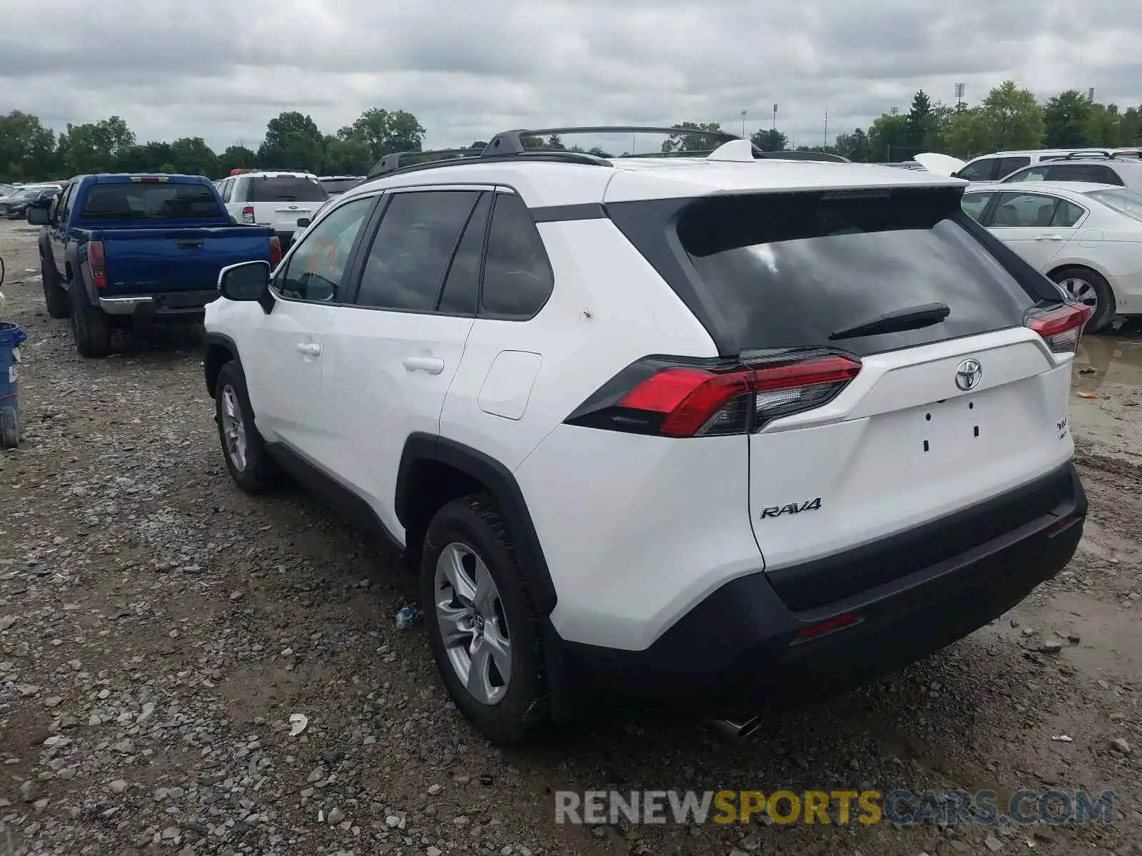 3 Photograph of a damaged car 2T3P1RFV2LC110665 TOYOTA RAV4 2020