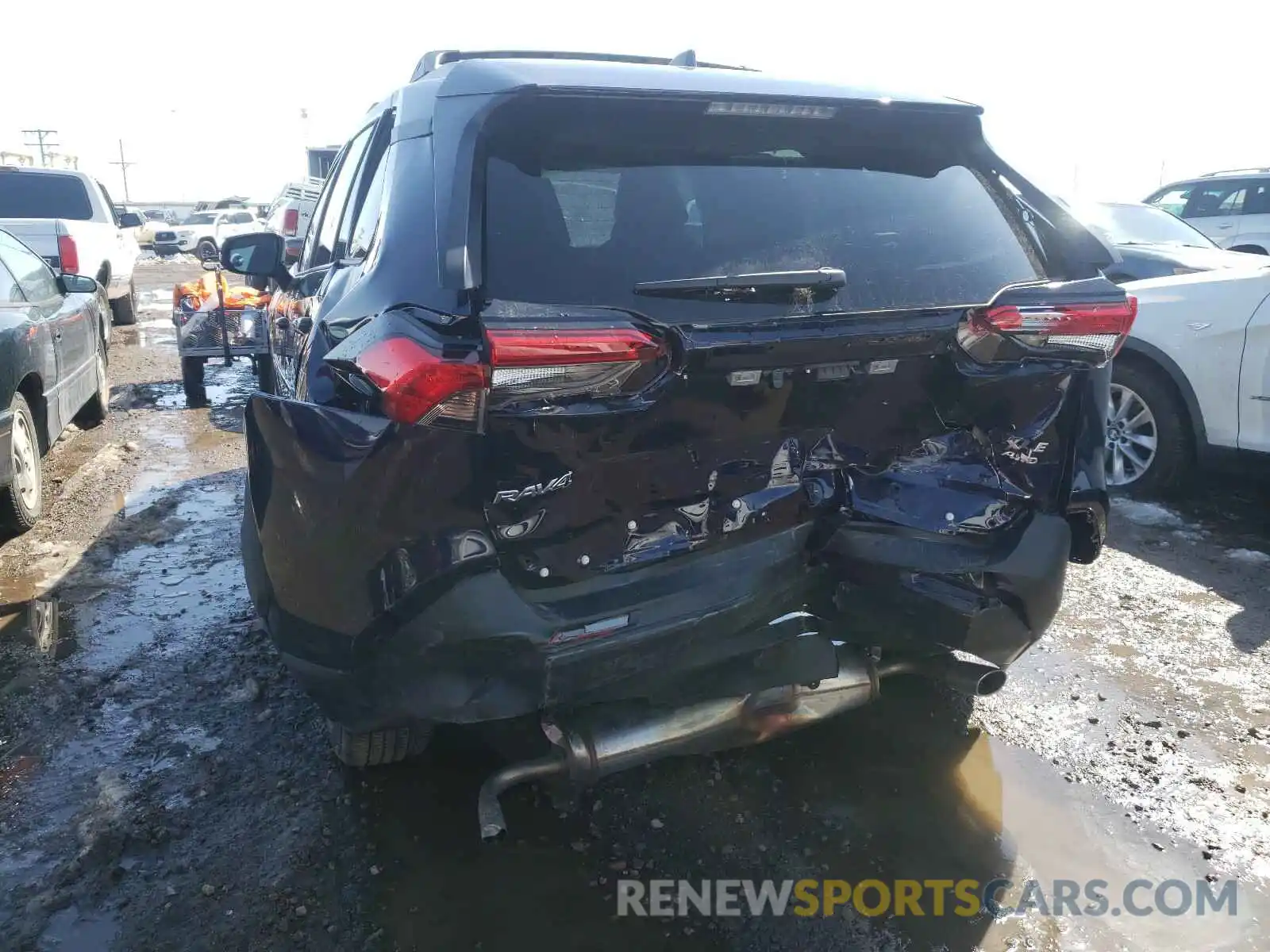 9 Photograph of a damaged car 2T3P1RFV2LC116613 TOYOTA RAV4 2020