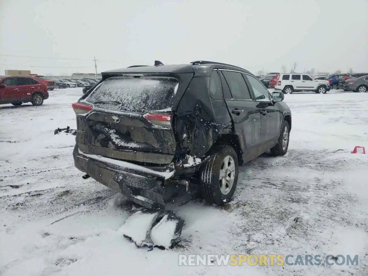 4 Photograph of a damaged car 2T3P1RFV2LC121486 TOYOTA RAV4 2020