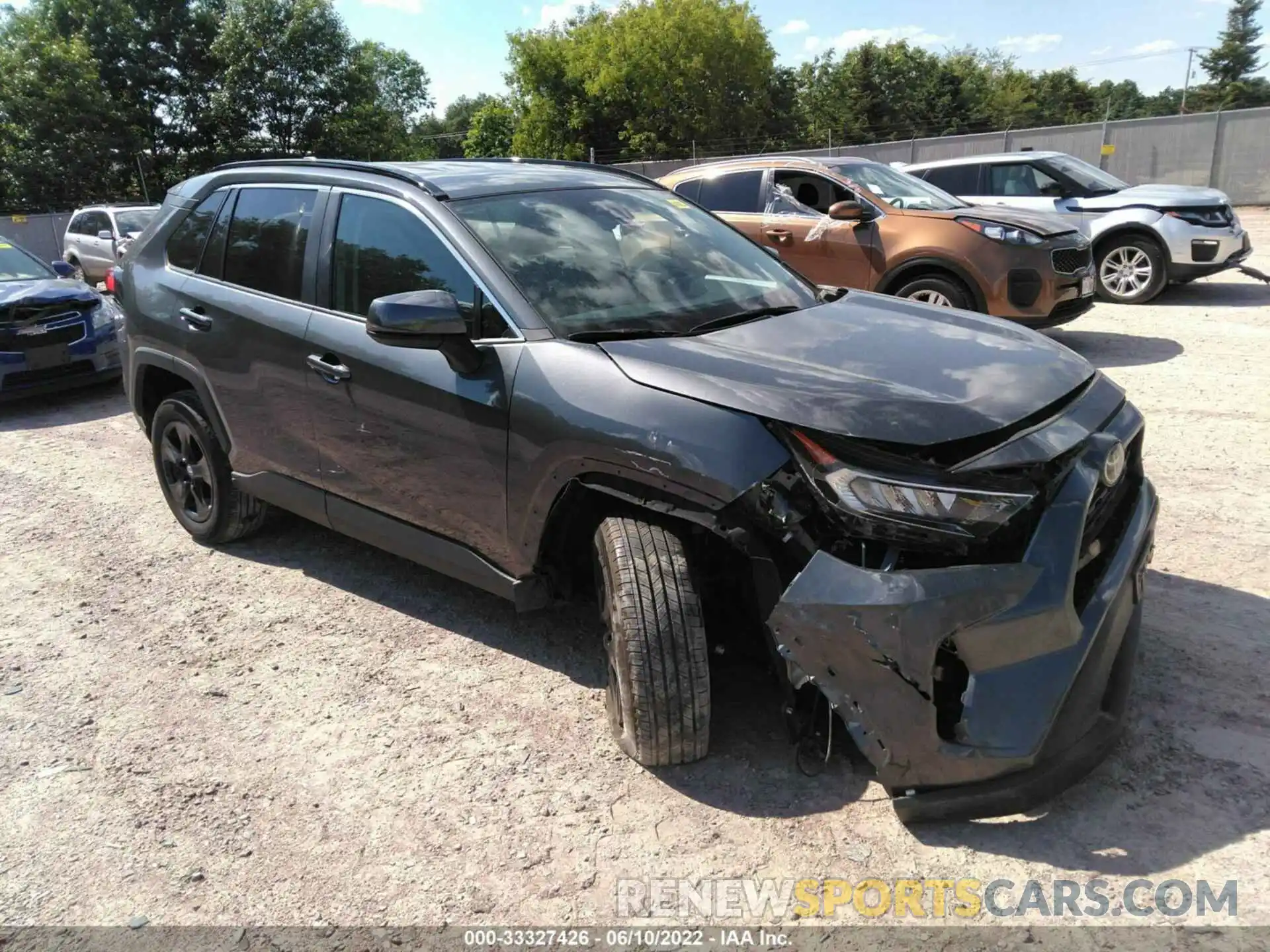 1 Photograph of a damaged car 2T3P1RFV2LC123853 TOYOTA RAV4 2020