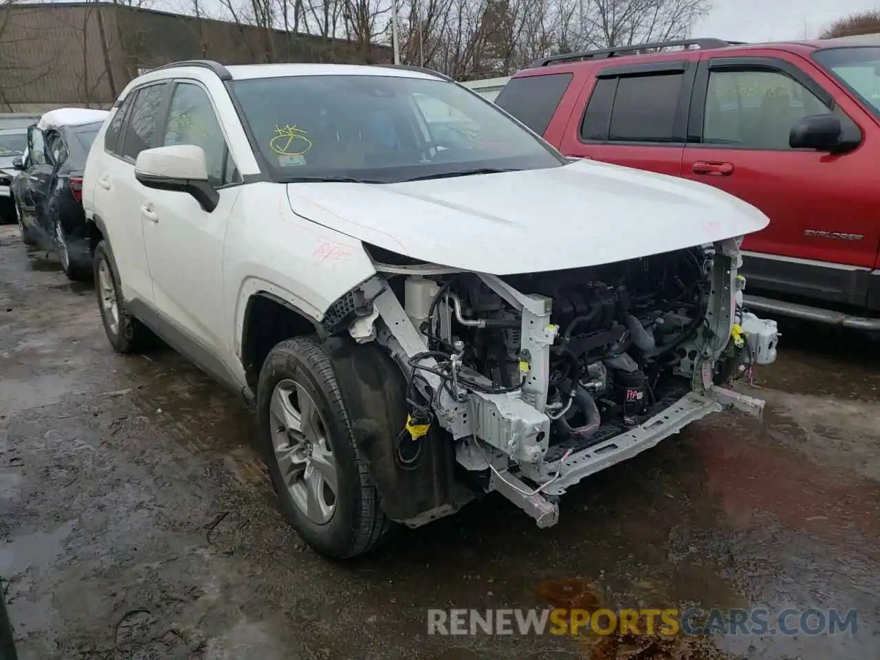 1 Photograph of a damaged car 2T3P1RFV2LC131614 TOYOTA RAV4 2020