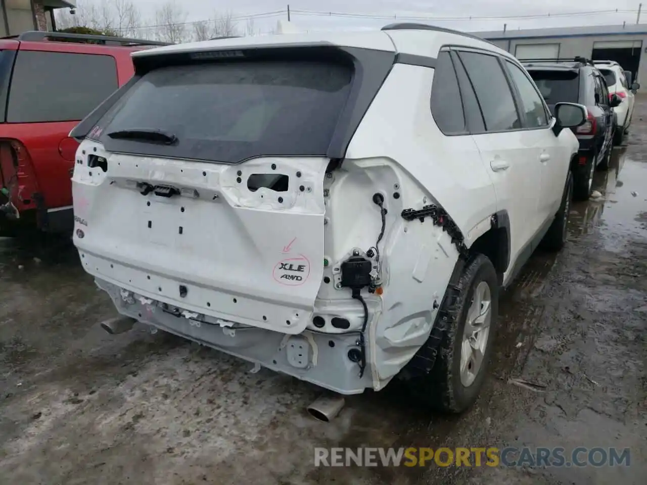 4 Photograph of a damaged car 2T3P1RFV2LC131614 TOYOTA RAV4 2020