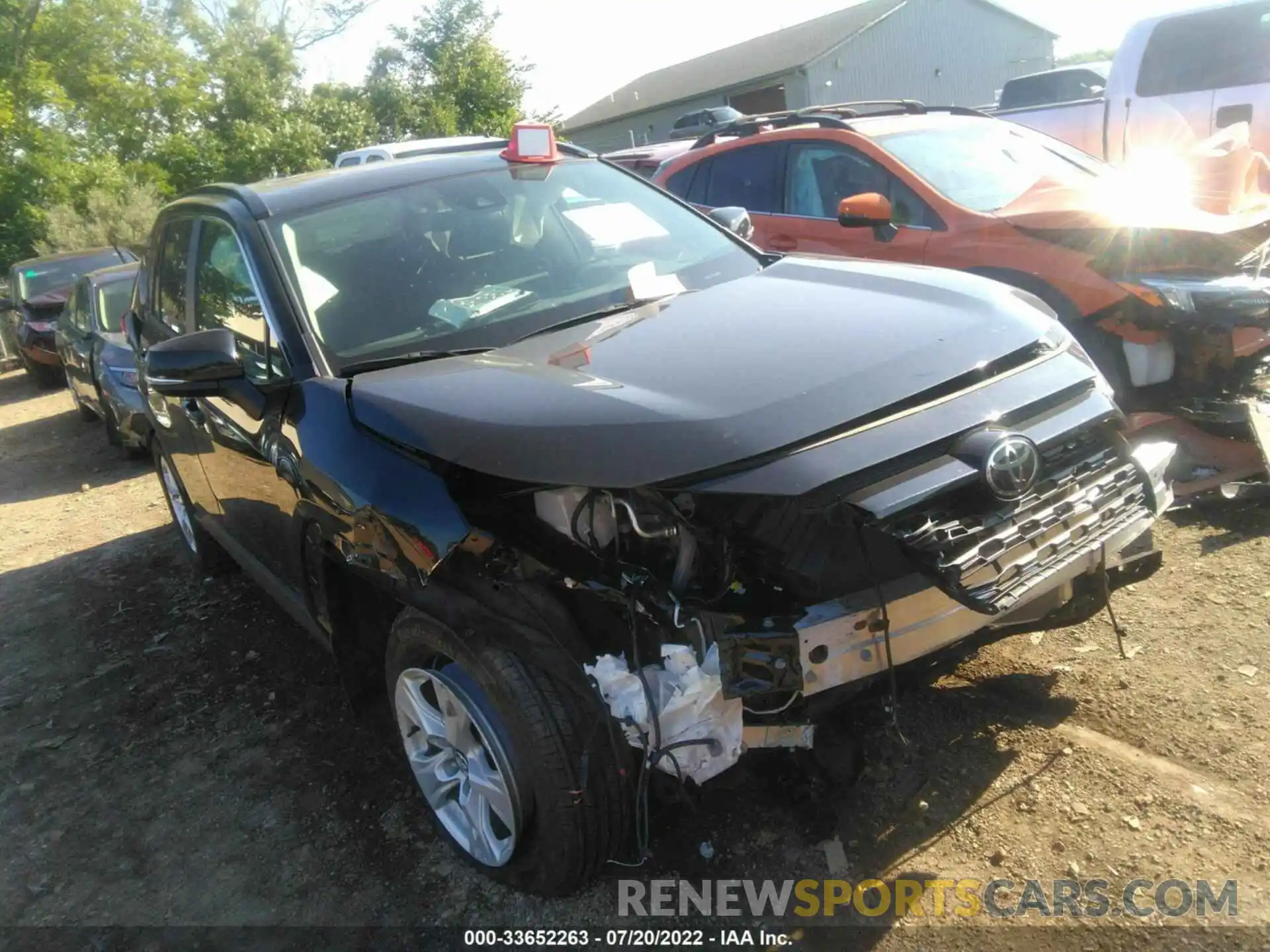 1 Photograph of a damaged car 2T3P1RFV2LC133119 TOYOTA RAV4 2020