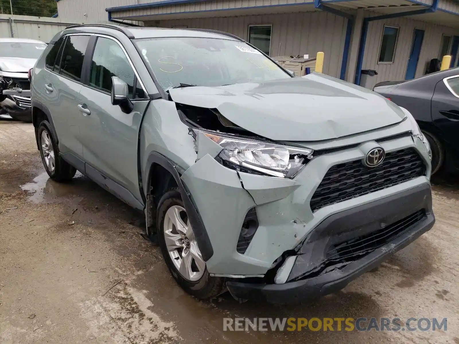 1 Photograph of a damaged car 2T3P1RFV2LC140507 TOYOTA RAV4 2020