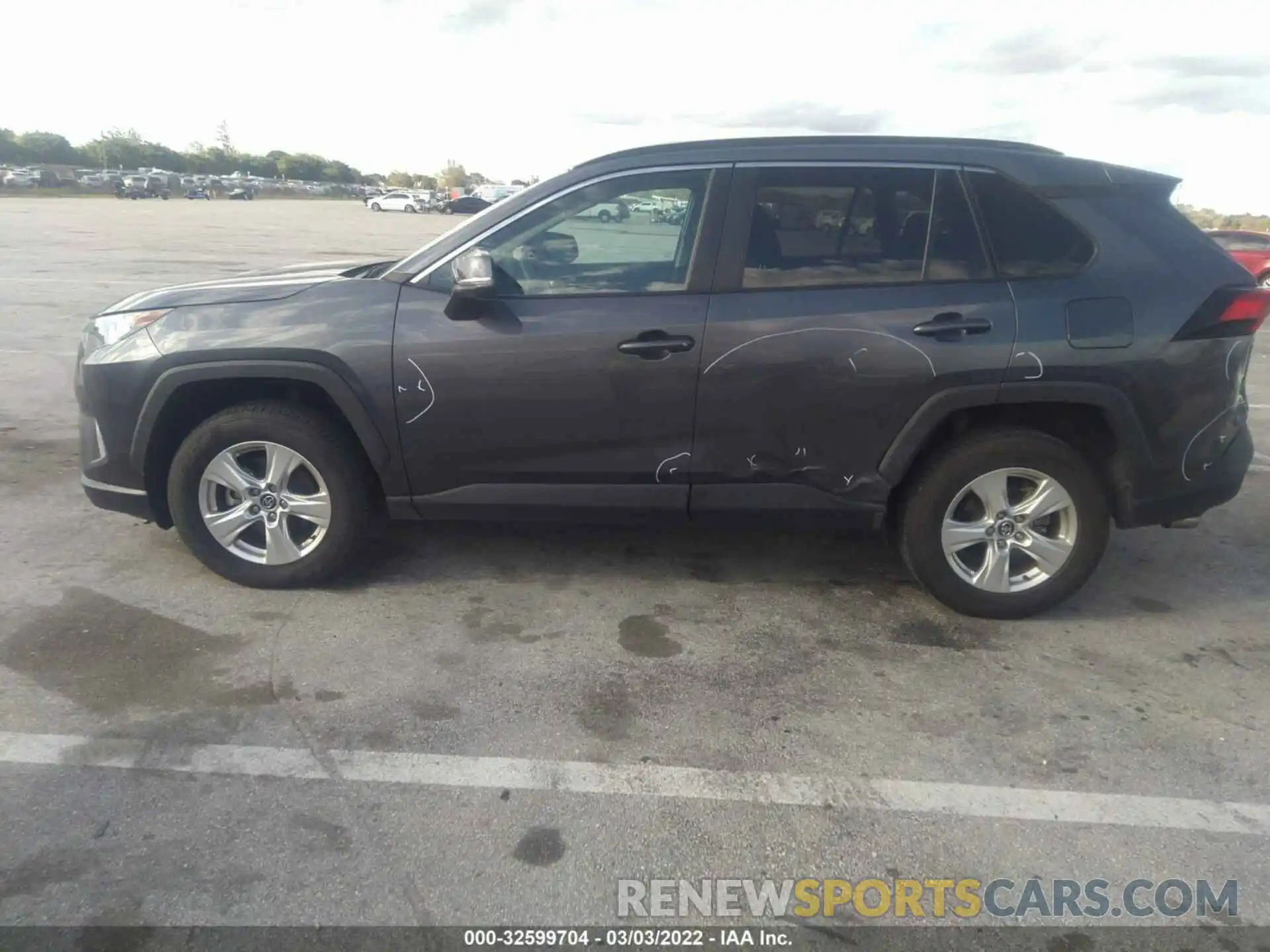 6 Photograph of a damaged car 2T3P1RFV2LW087922 TOYOTA RAV4 2020