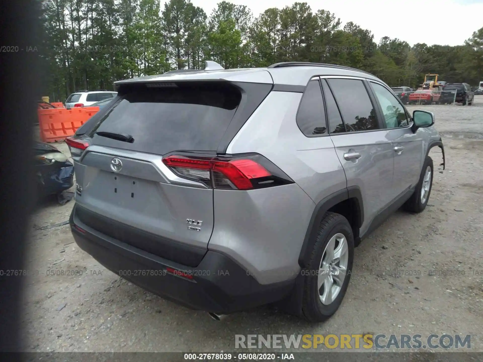 4 Photograph of a damaged car 2T3P1RFV2LW098354 TOYOTA RAV4 2020