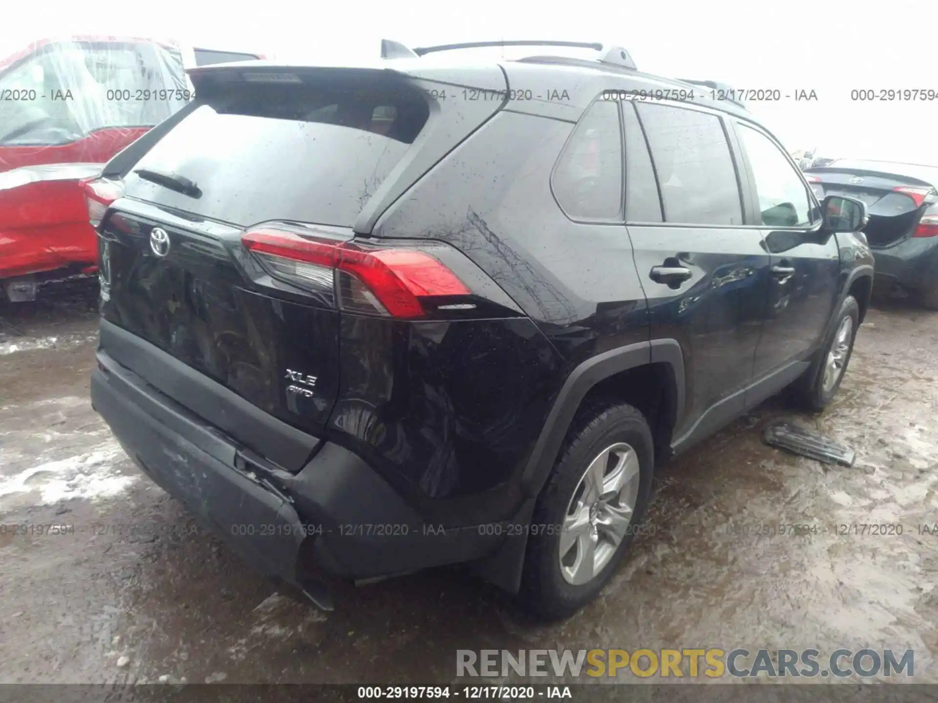 4 Photograph of a damaged car 2T3P1RFV2LW098810 TOYOTA RAV4 2020