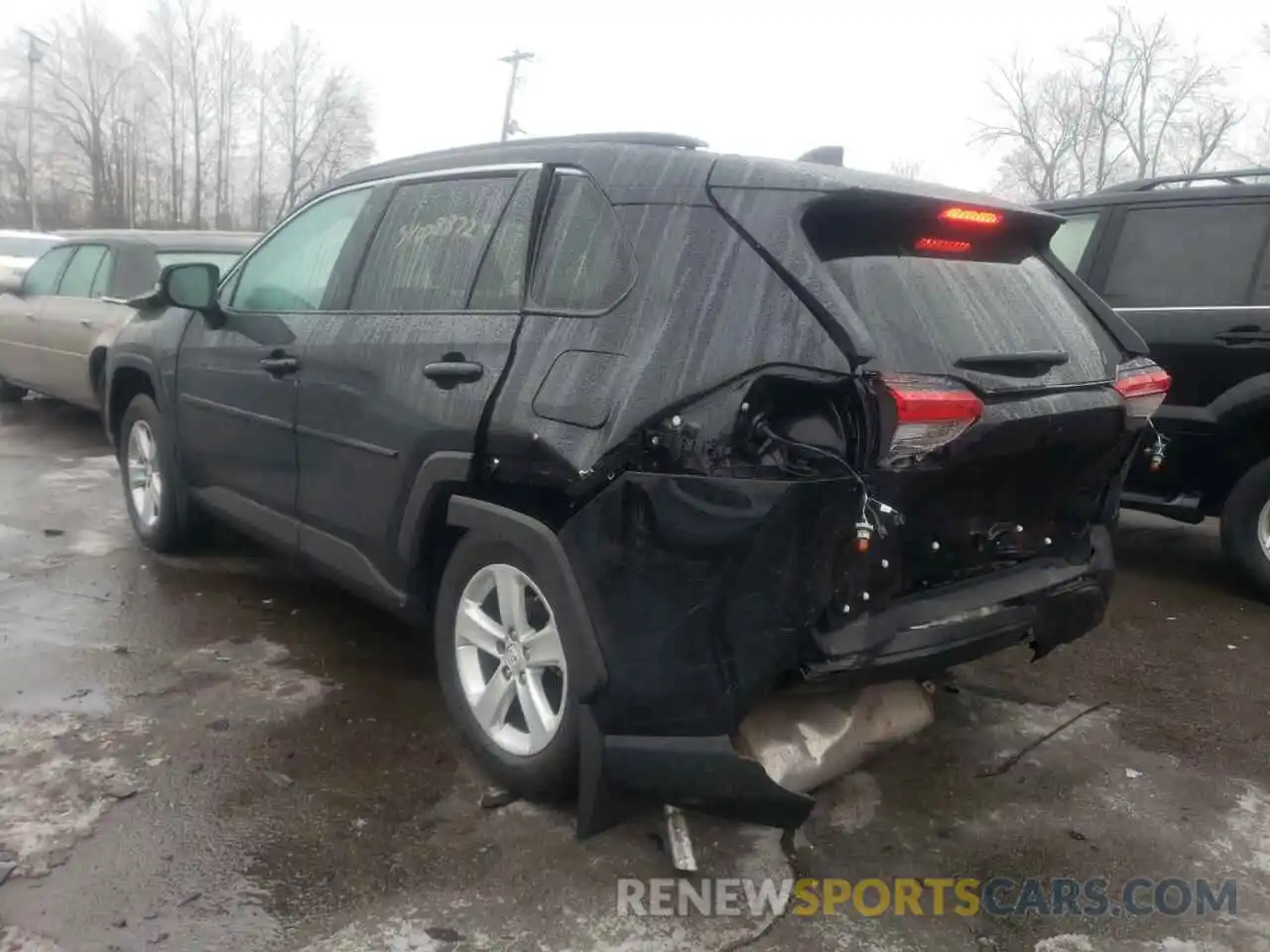 3 Photograph of a damaged car 2T3P1RFV2LW100328 TOYOTA RAV4 2020