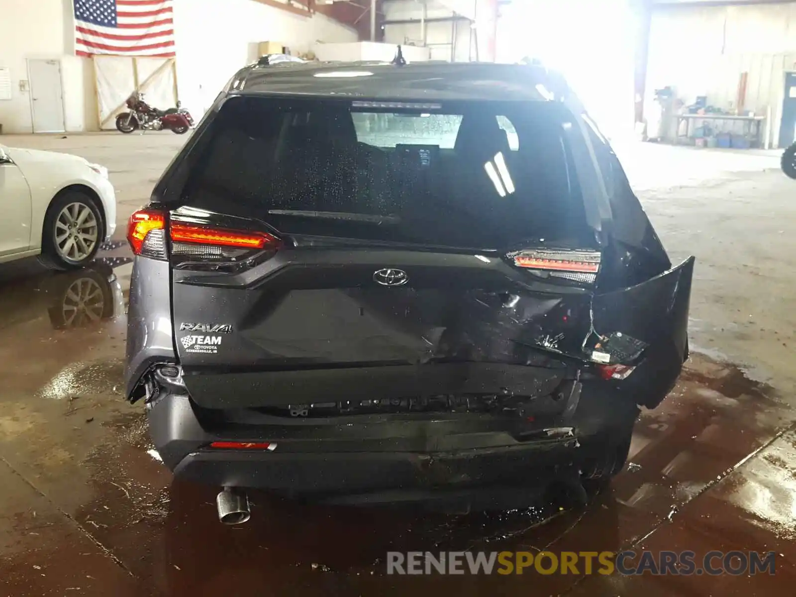 9 Photograph of a damaged car 2T3P1RFV2LW106341 TOYOTA RAV4 2020