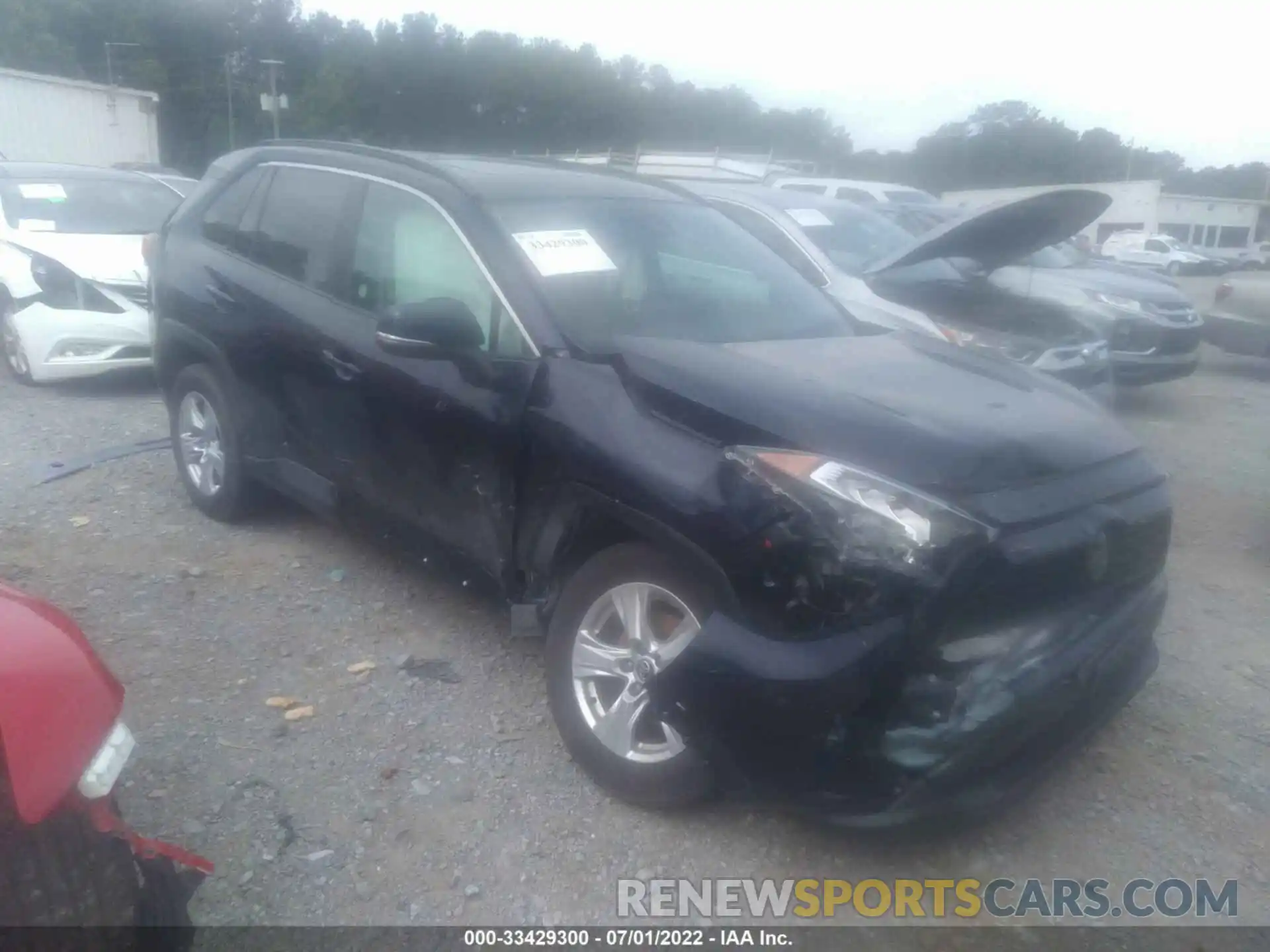 1 Photograph of a damaged car 2T3P1RFV2LW110986 TOYOTA RAV4 2020