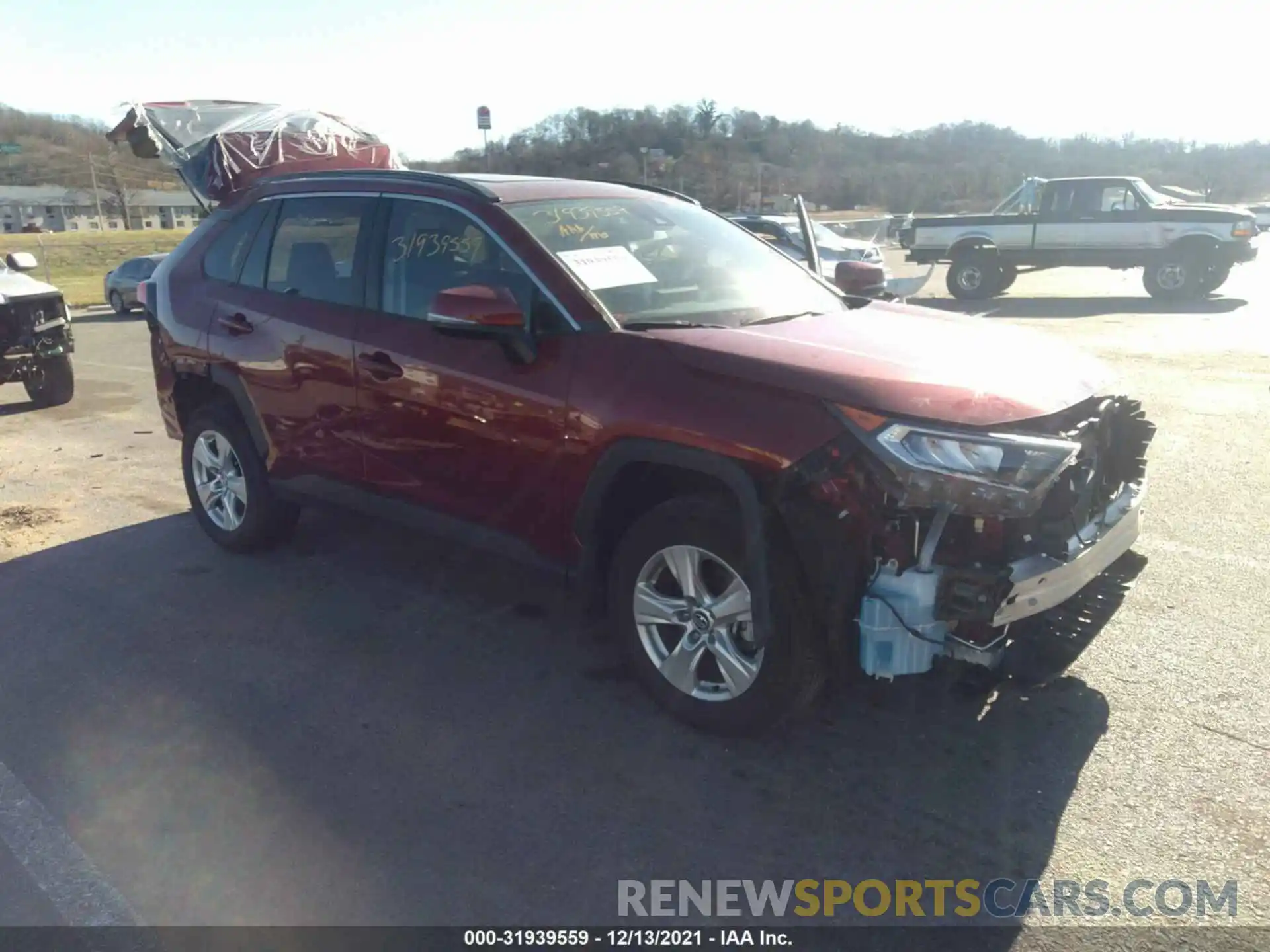 1 Photograph of a damaged car 2T3P1RFV2LW125522 TOYOTA RAV4 2020