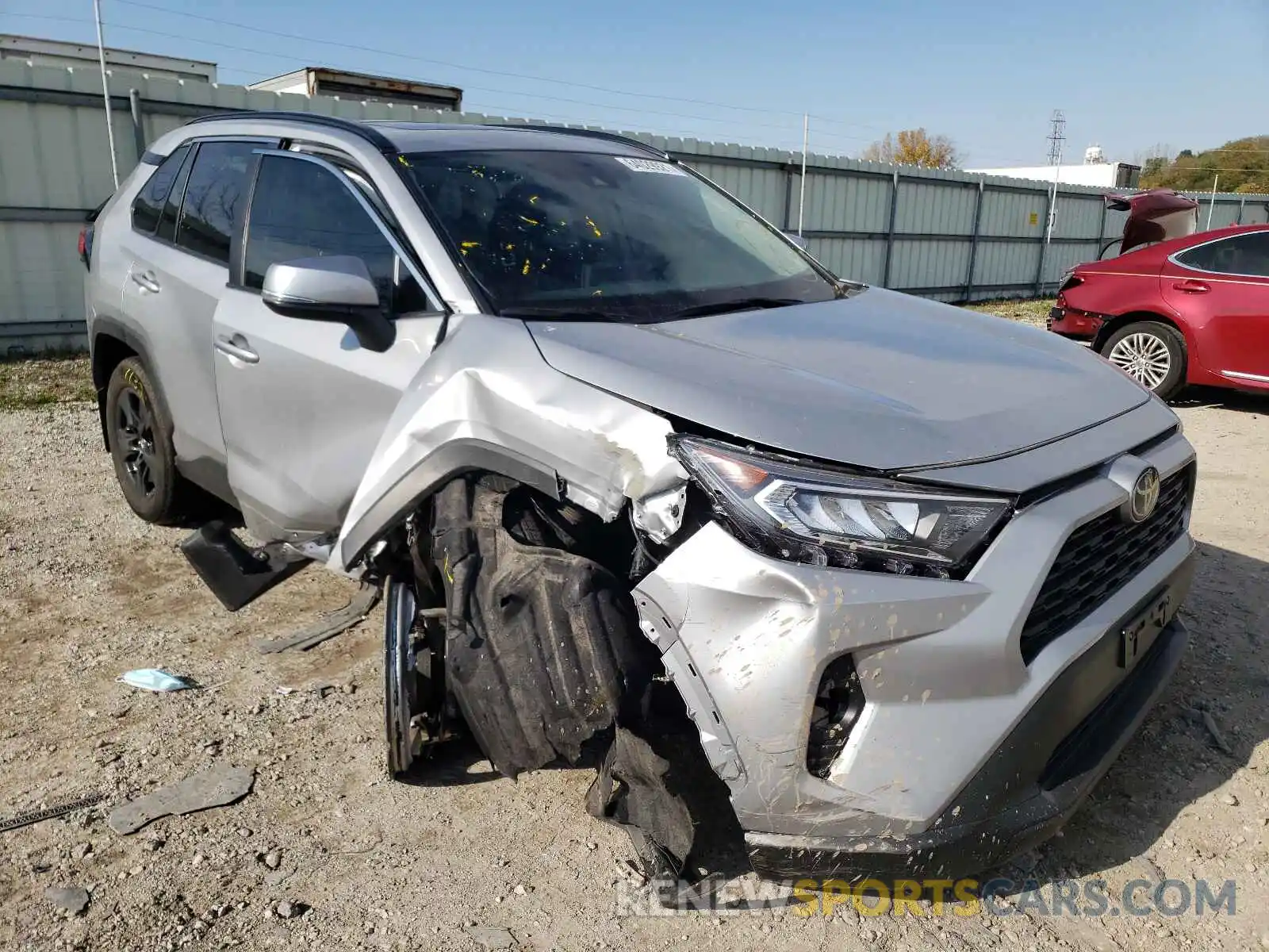 1 Photograph of a damaged car 2T3P1RFV2LW130882 TOYOTA RAV4 2020