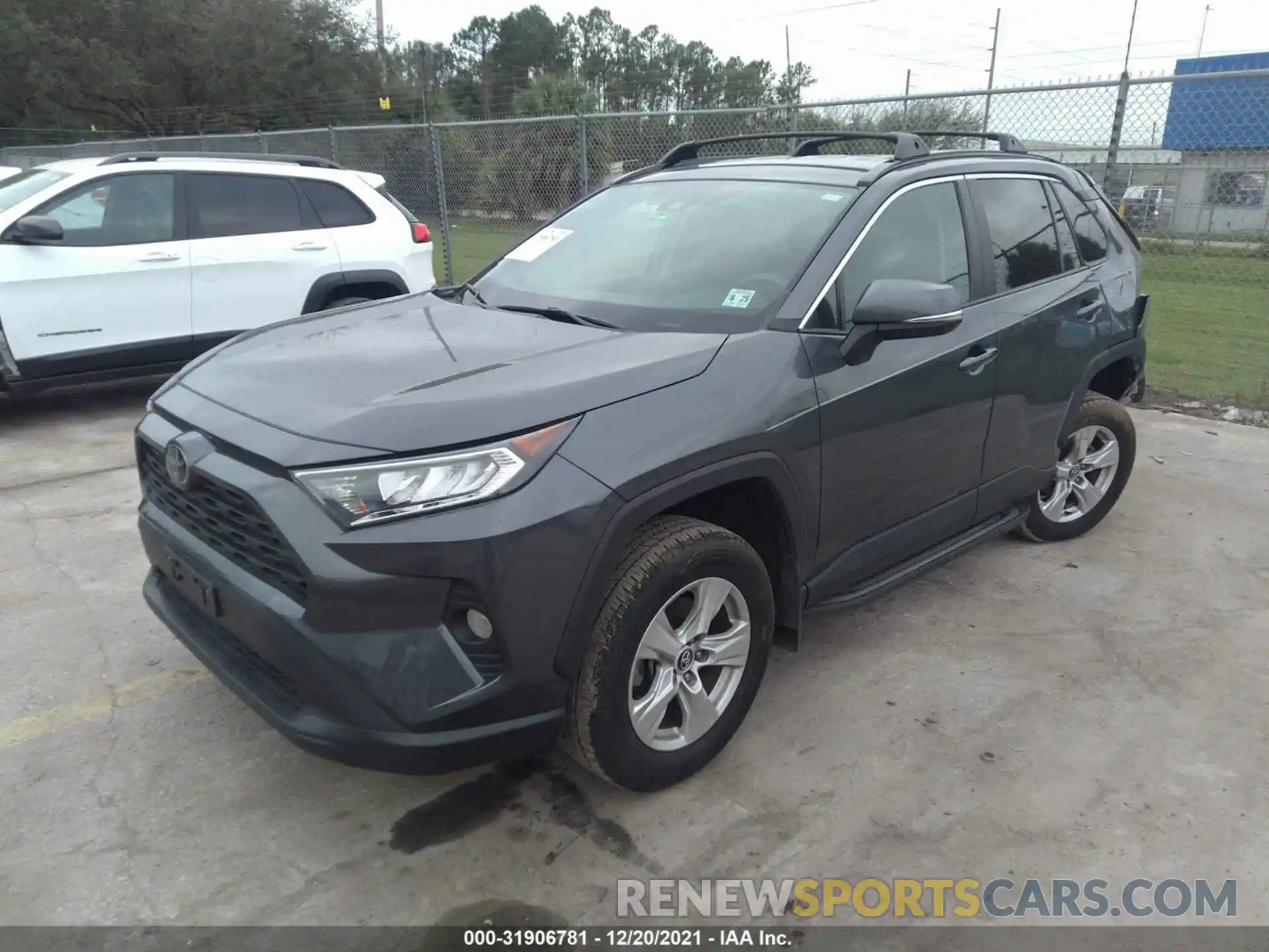 2 Photograph of a damaged car 2T3P1RFV2LW131191 TOYOTA RAV4 2020