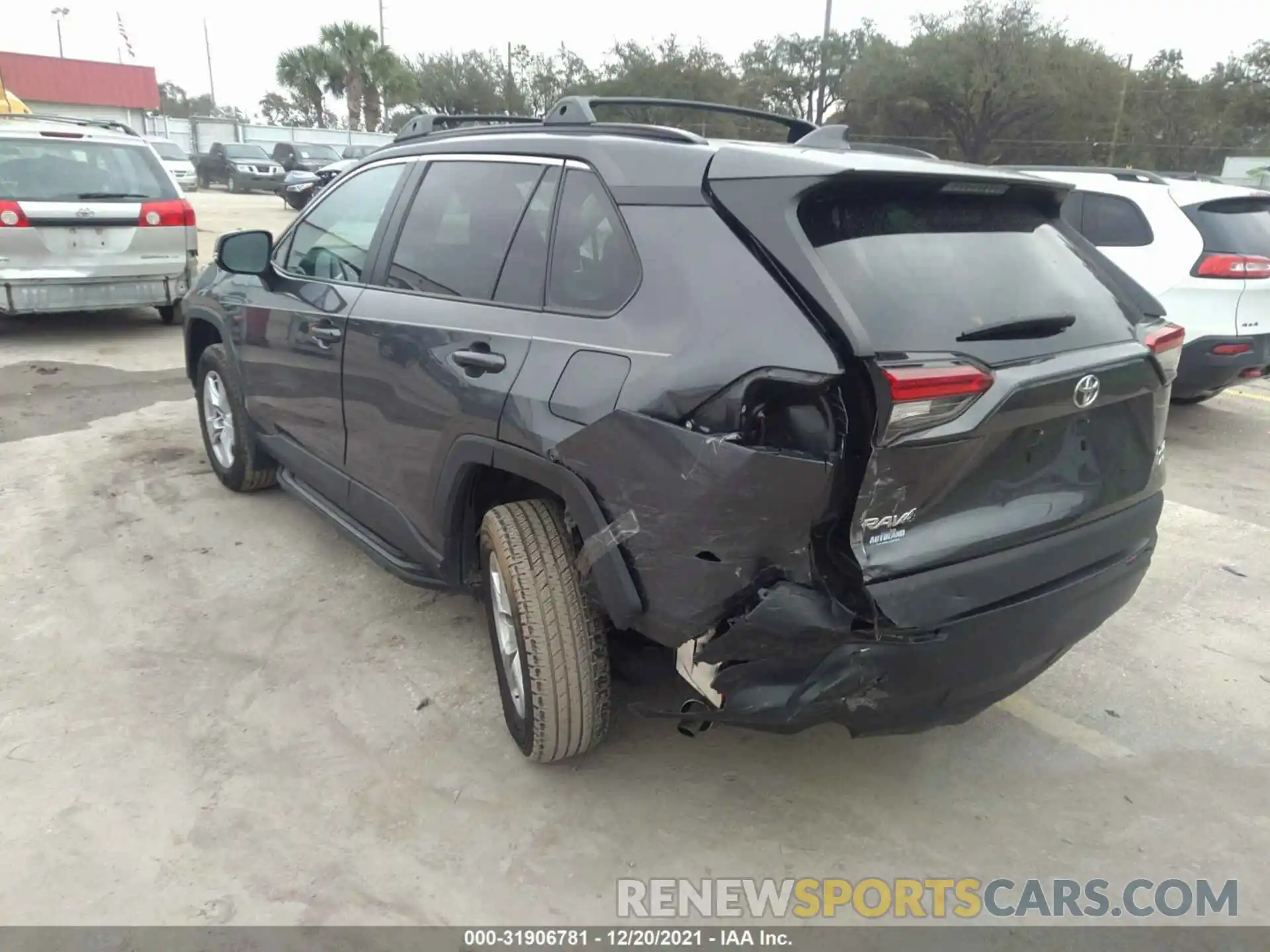 3 Photograph of a damaged car 2T3P1RFV2LW131191 TOYOTA RAV4 2020