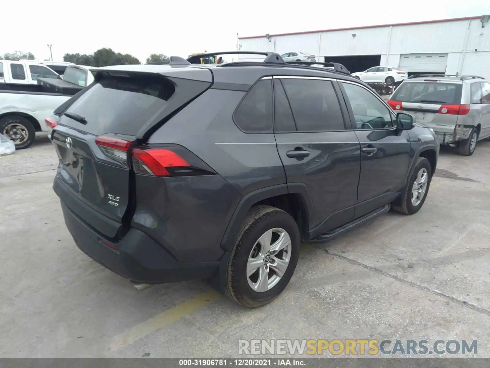 4 Photograph of a damaged car 2T3P1RFV2LW131191 TOYOTA RAV4 2020