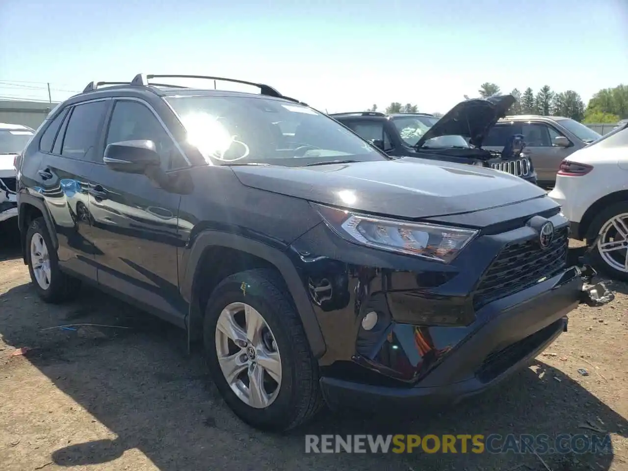 1 Photograph of a damaged car 2T3P1RFV2LW133670 TOYOTA RAV4 2020