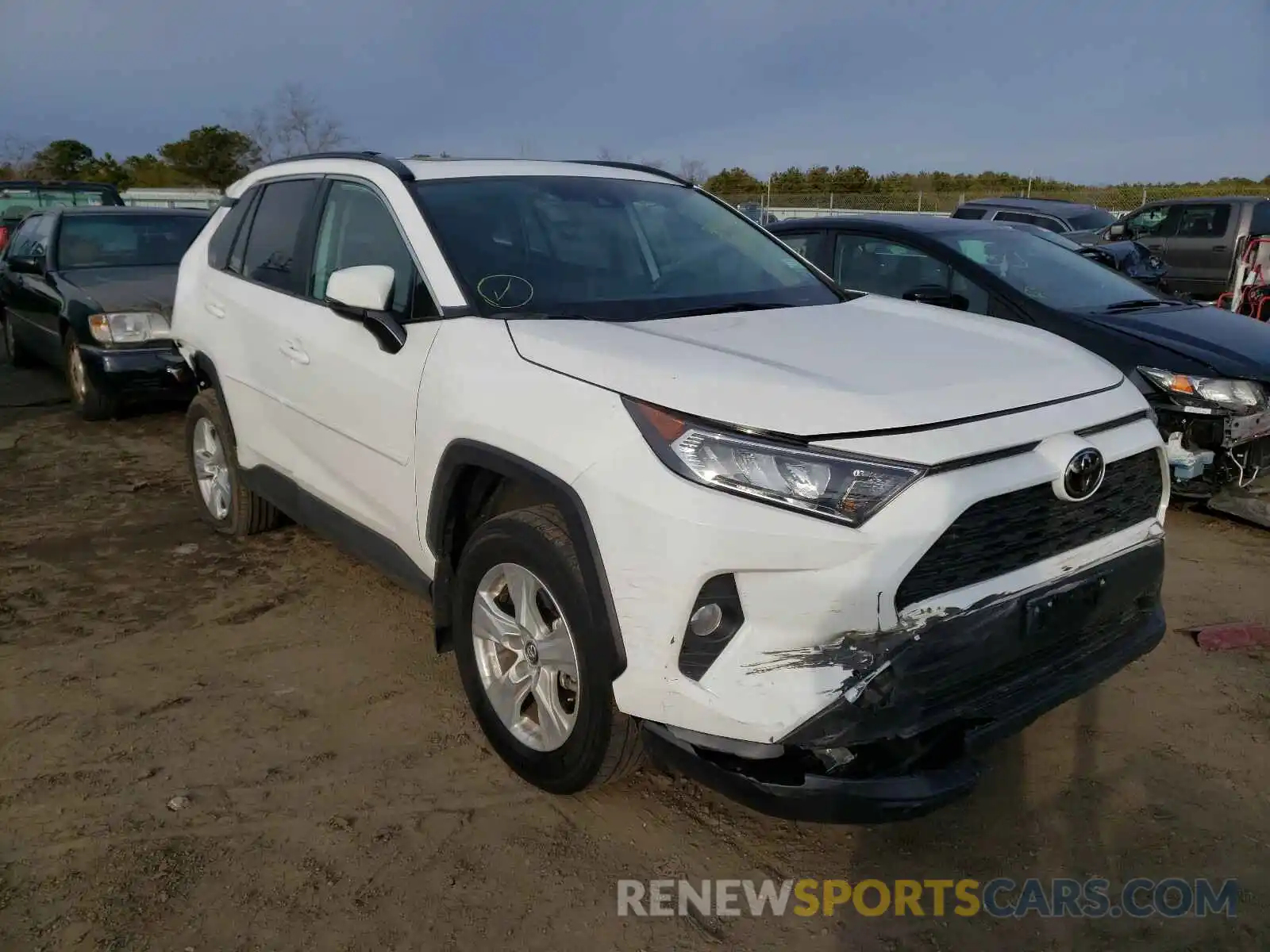 1 Фотография поврежденного автомобиля 2T3P1RFV2LW136035 TOYOTA RAV4 2020