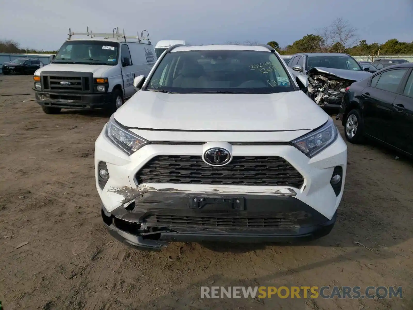 9 Photograph of a damaged car 2T3P1RFV2LW136035 TOYOTA RAV4 2020