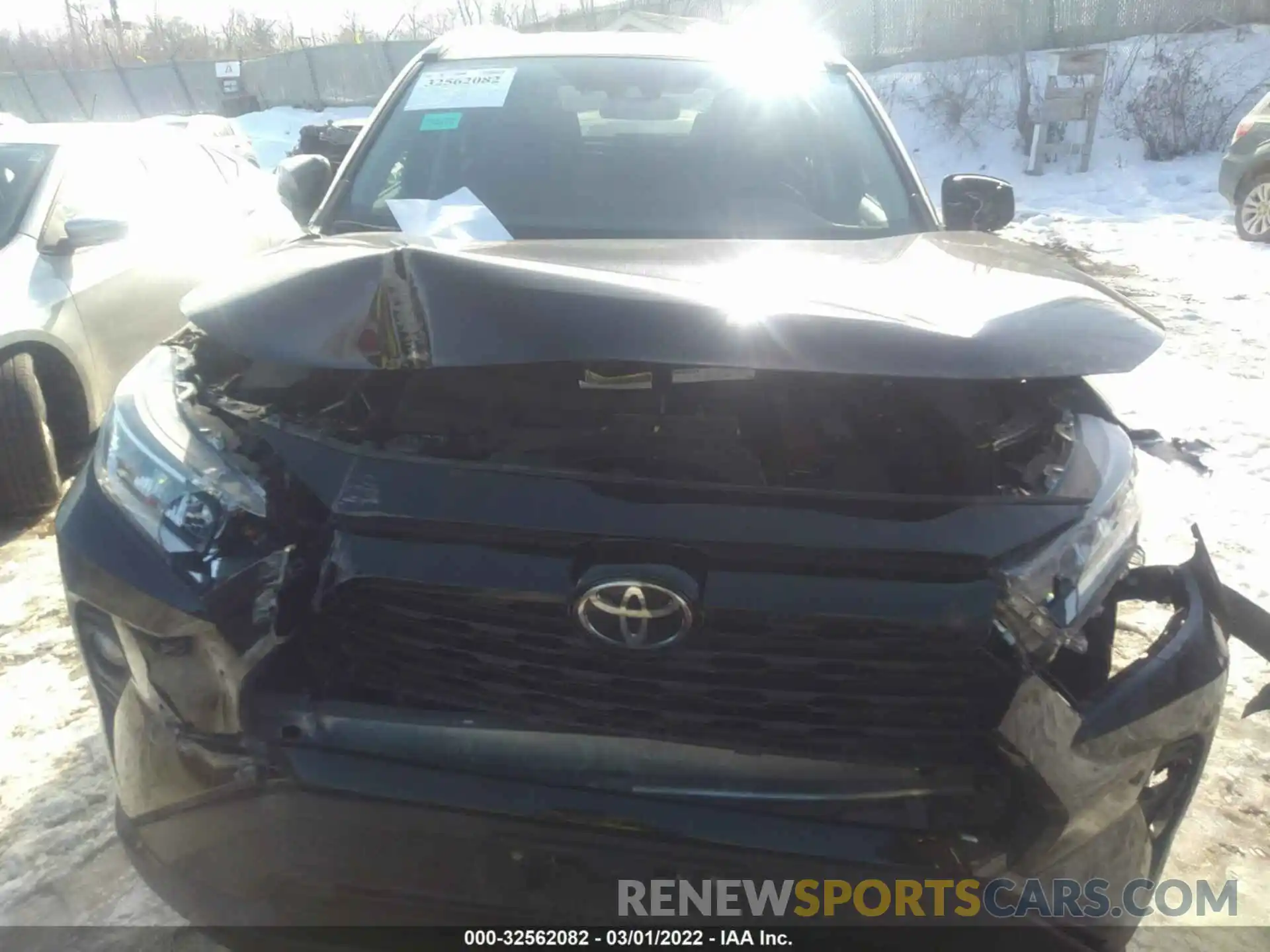 6 Photograph of a damaged car 2T3P1RFV2LW137427 TOYOTA RAV4 2020