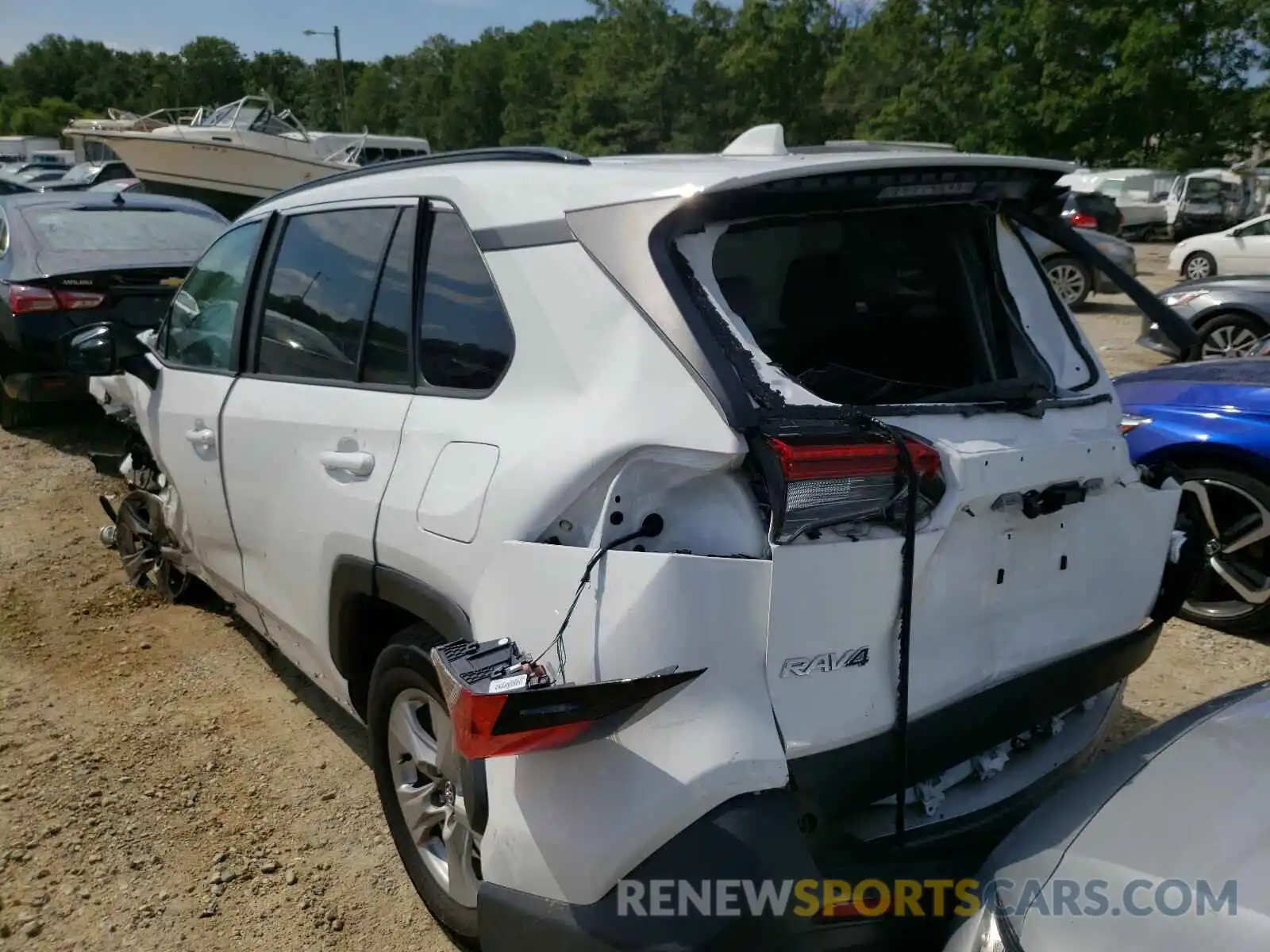 3 Photograph of a damaged car 2T3P1RFV3LC063002 TOYOTA RAV4 2020