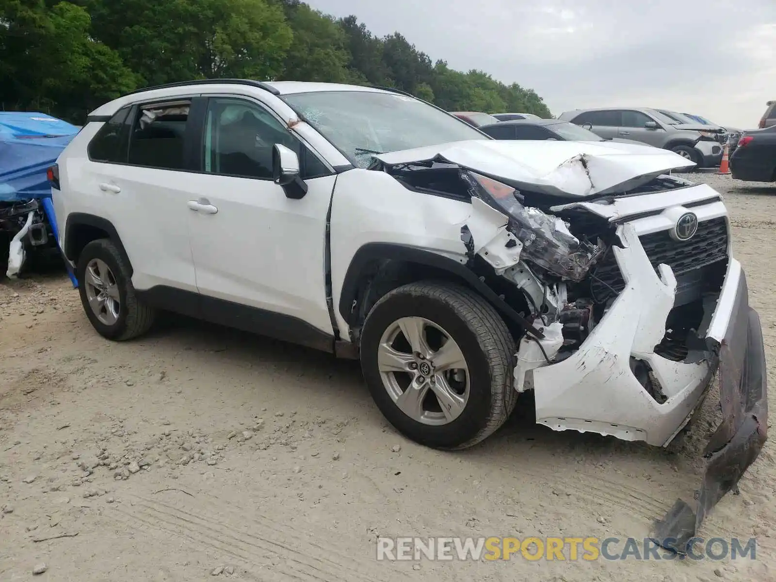 1 Photograph of a damaged car 2T3P1RFV3LC065851 TOYOTA RAV4 2020