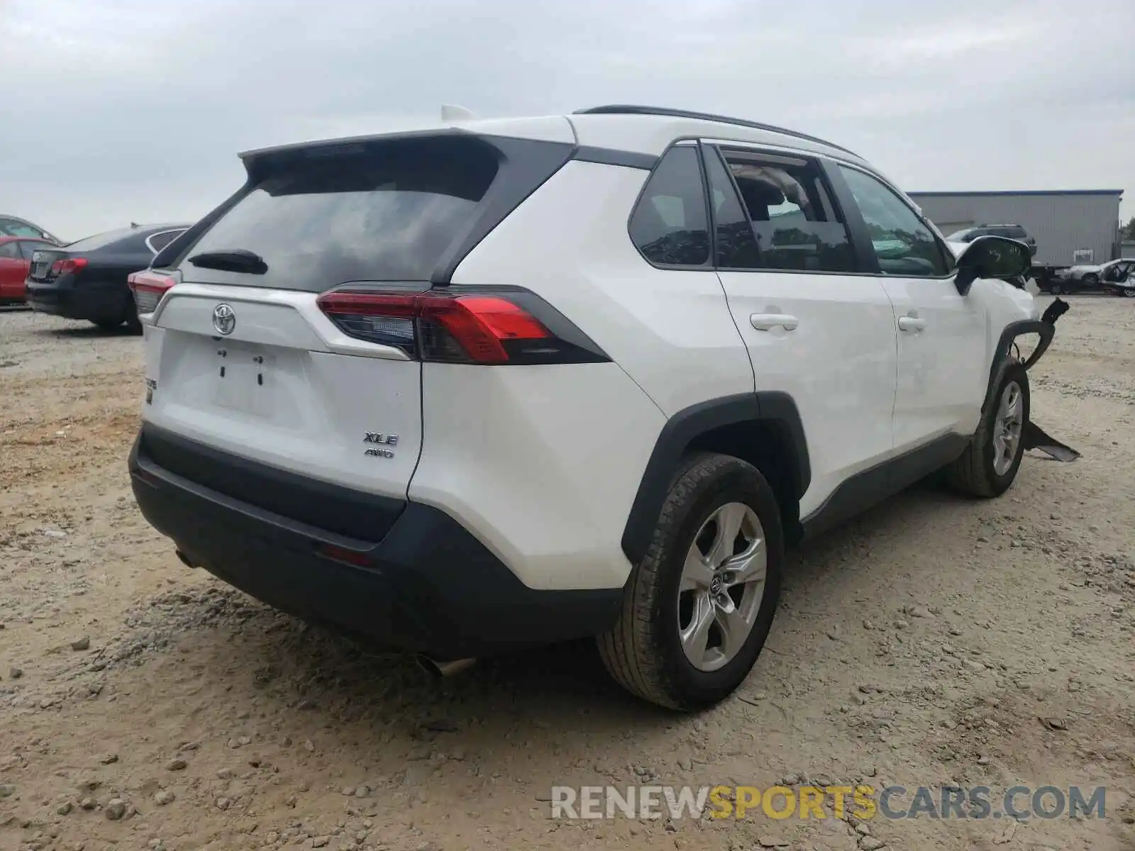 4 Photograph of a damaged car 2T3P1RFV3LC065851 TOYOTA RAV4 2020