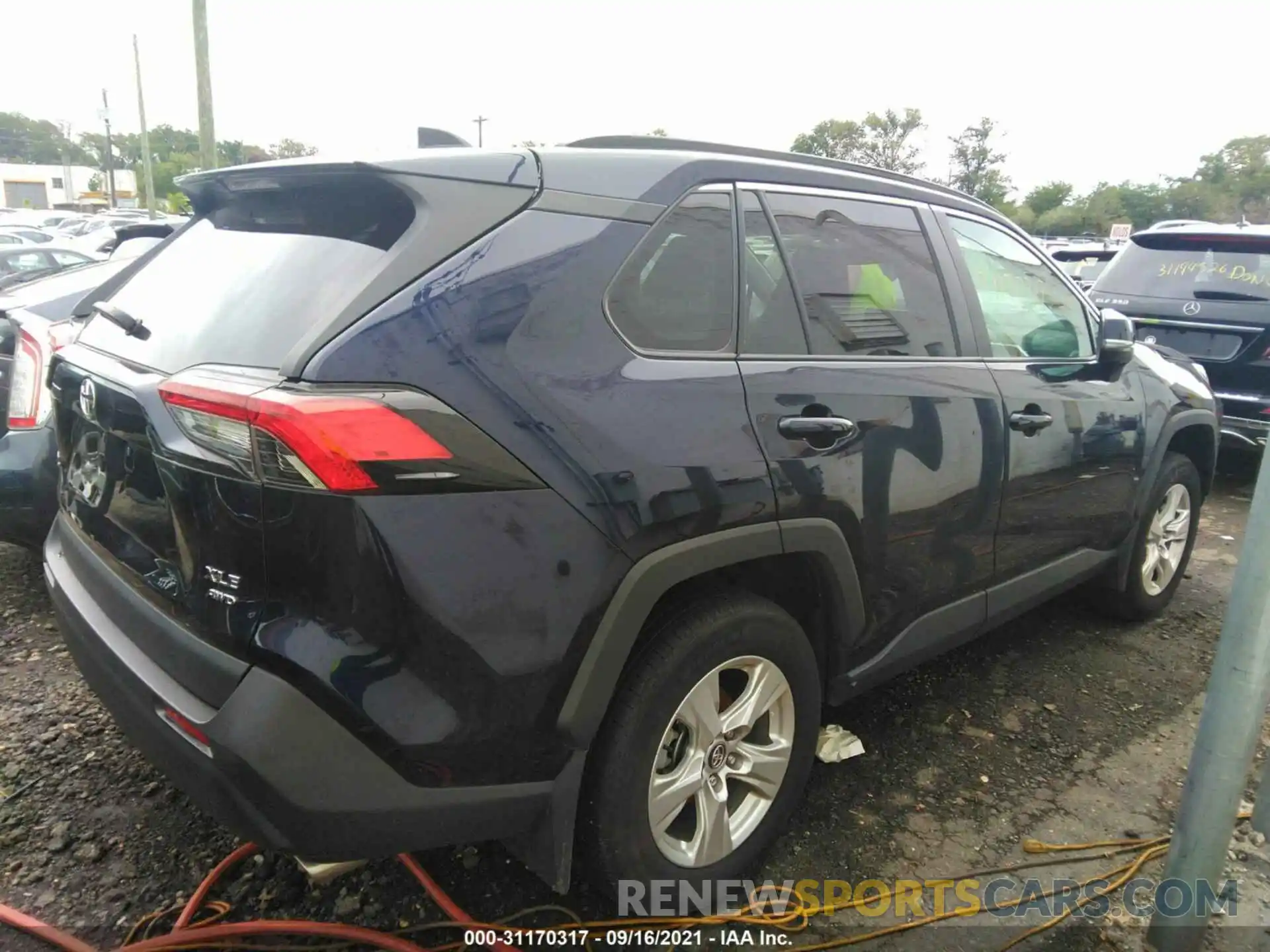 4 Photograph of a damaged car 2T3P1RFV3LC070905 TOYOTA RAV4 2020