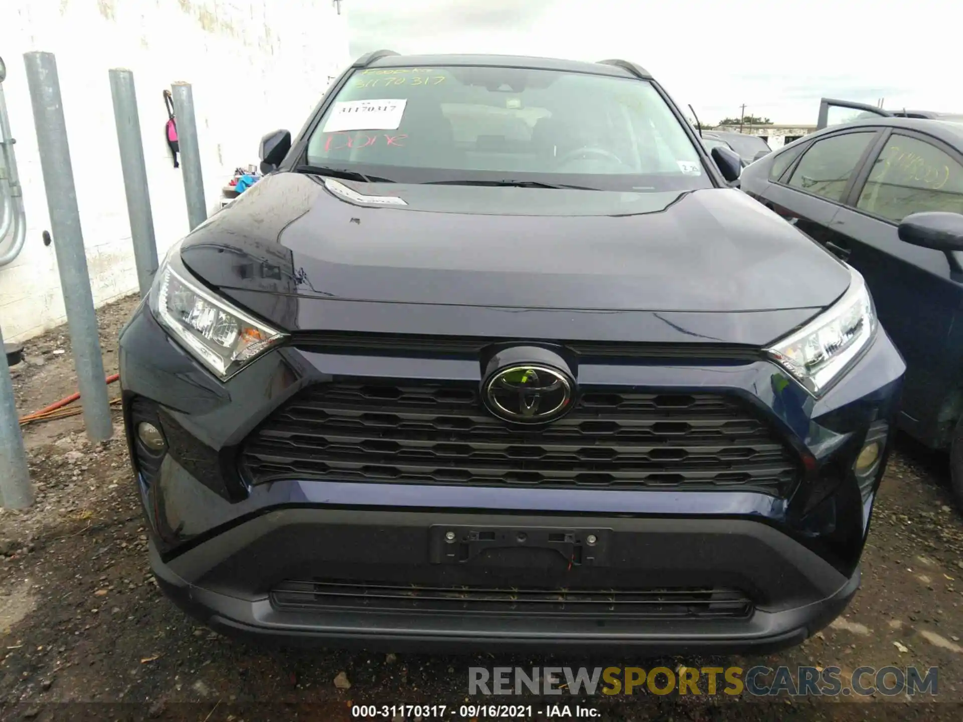 6 Photograph of a damaged car 2T3P1RFV3LC070905 TOYOTA RAV4 2020