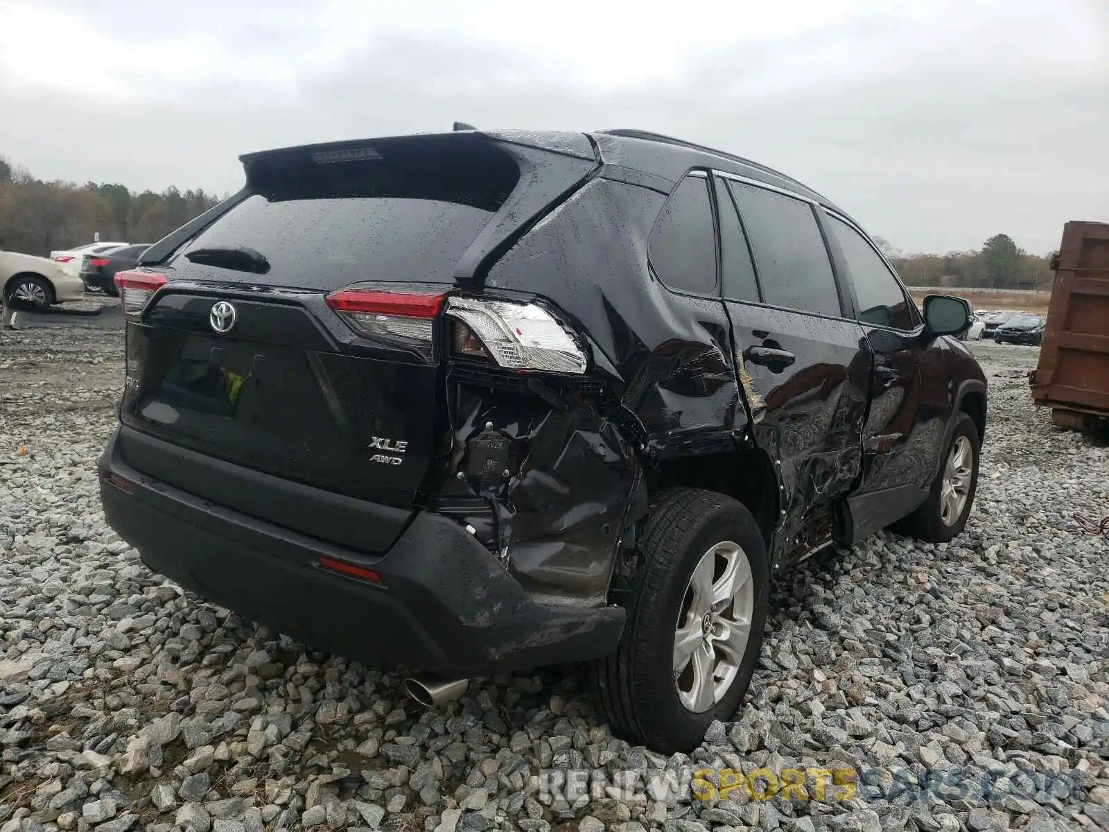 4 Photograph of a damaged car 2T3P1RFV3LC084125 TOYOTA RAV4 2020