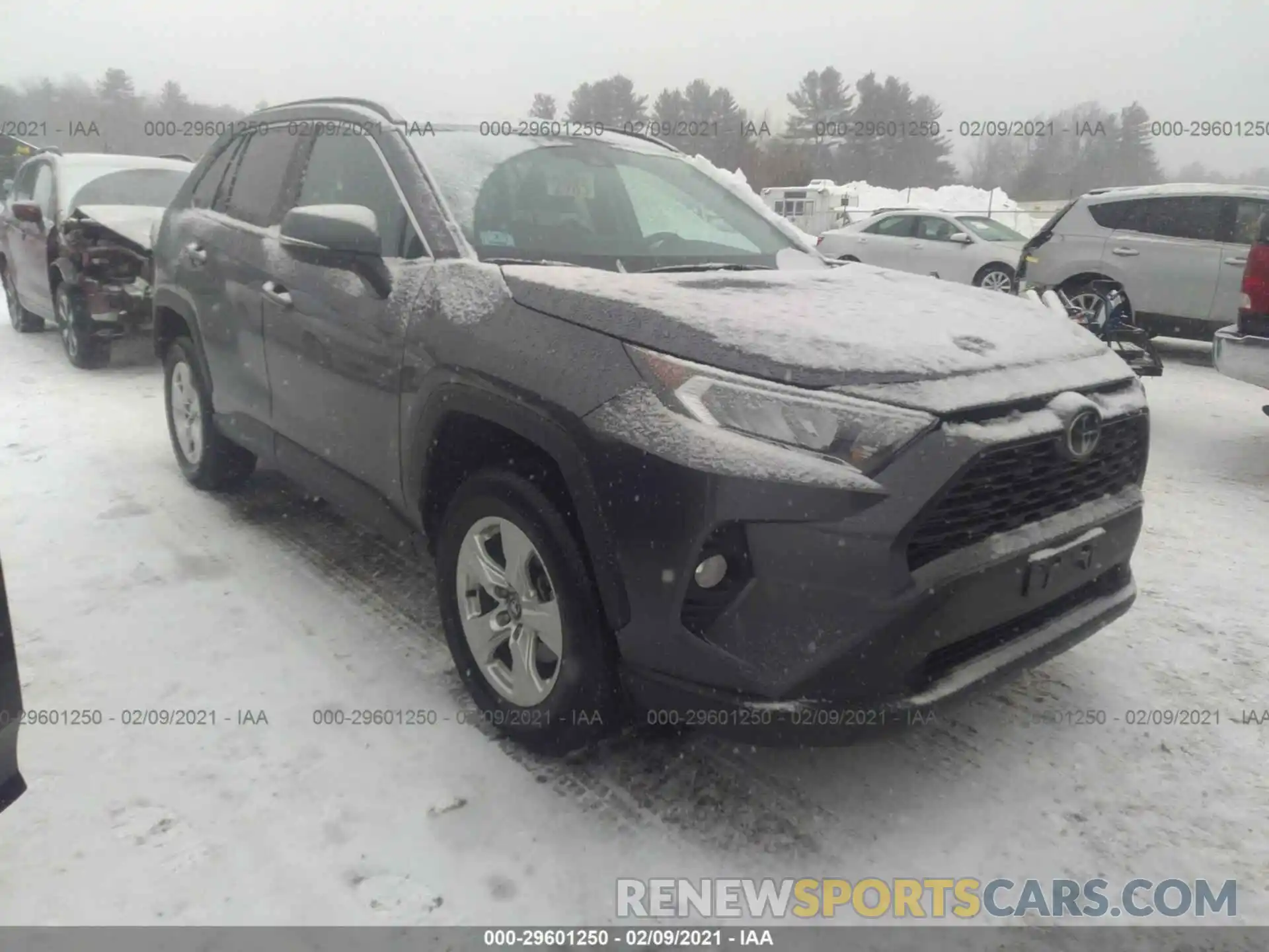 1 Photograph of a damaged car 2T3P1RFV3LC087977 TOYOTA RAV4 2020