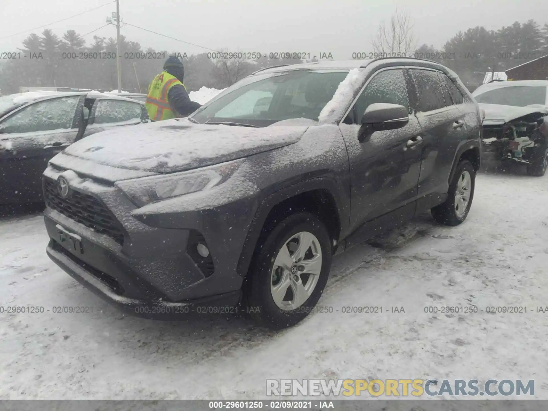 2 Photograph of a damaged car 2T3P1RFV3LC087977 TOYOTA RAV4 2020