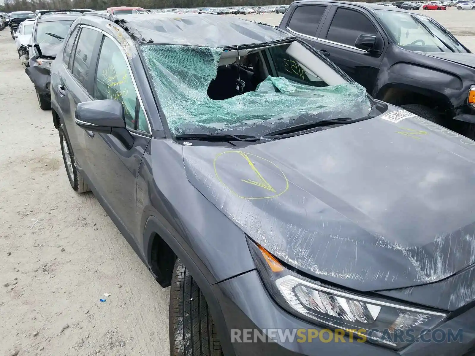 9 Photograph of a damaged car 2T3P1RFV3LC088725 TOYOTA RAV4 2020