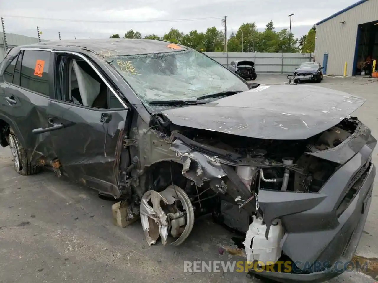 10 Photograph of a damaged car 2T3P1RFV3LC089471 TOYOTA RAV4 2020