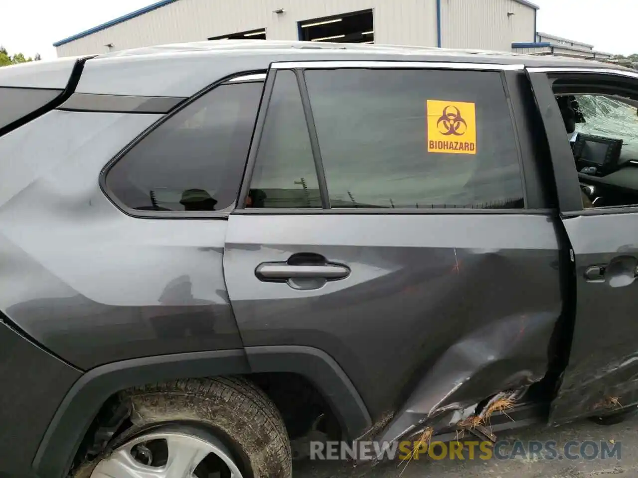 6 Photograph of a damaged car 2T3P1RFV3LC089471 TOYOTA RAV4 2020