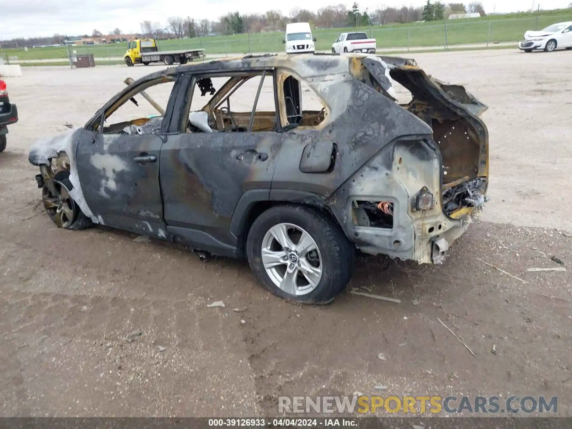 3 Photograph of a damaged car 2T3P1RFV3LC091673 TOYOTA RAV4 2020